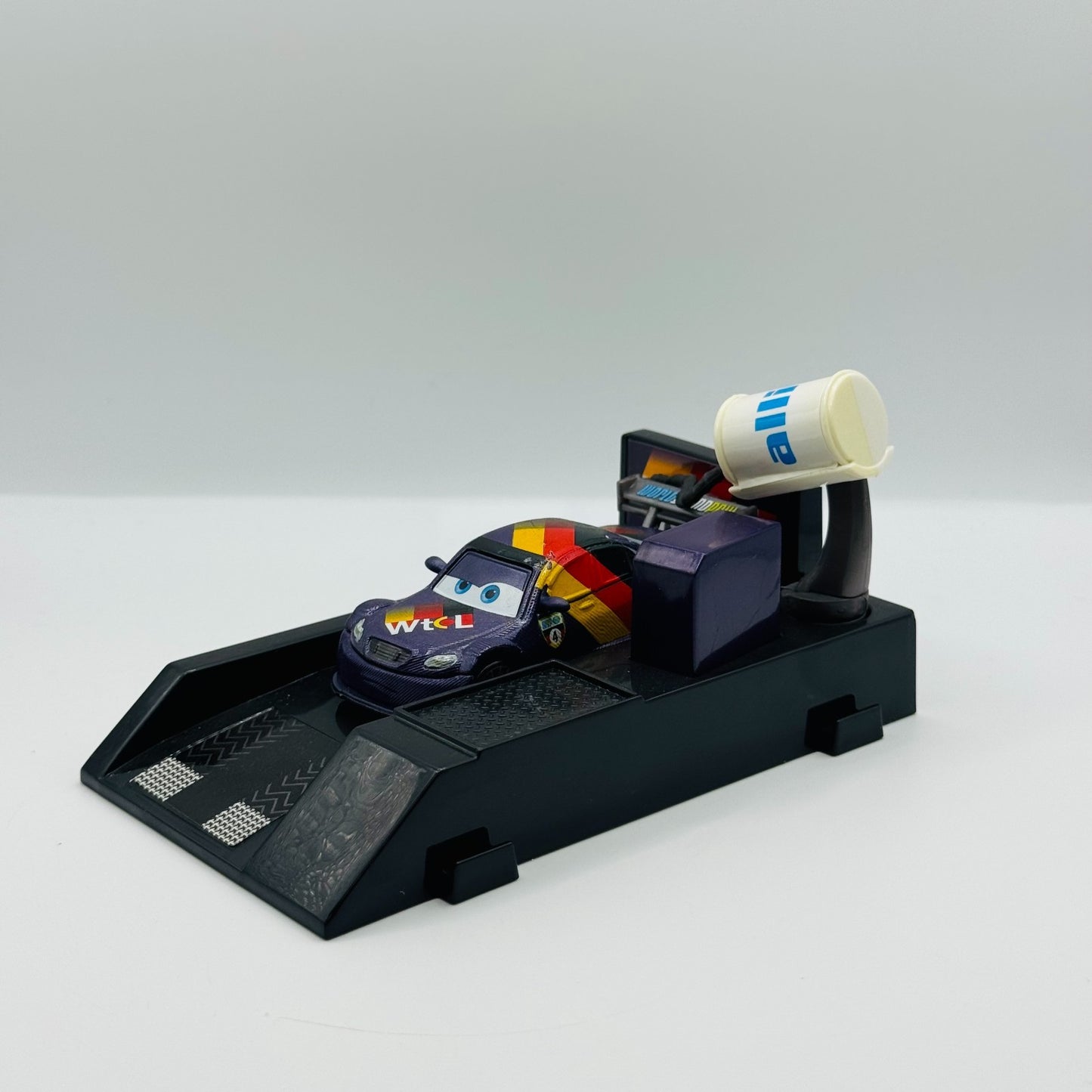 Disney Pixar Cars - MAX SCHNELL PIT STOP LAUNCHER WGP - 1:55 Diecast