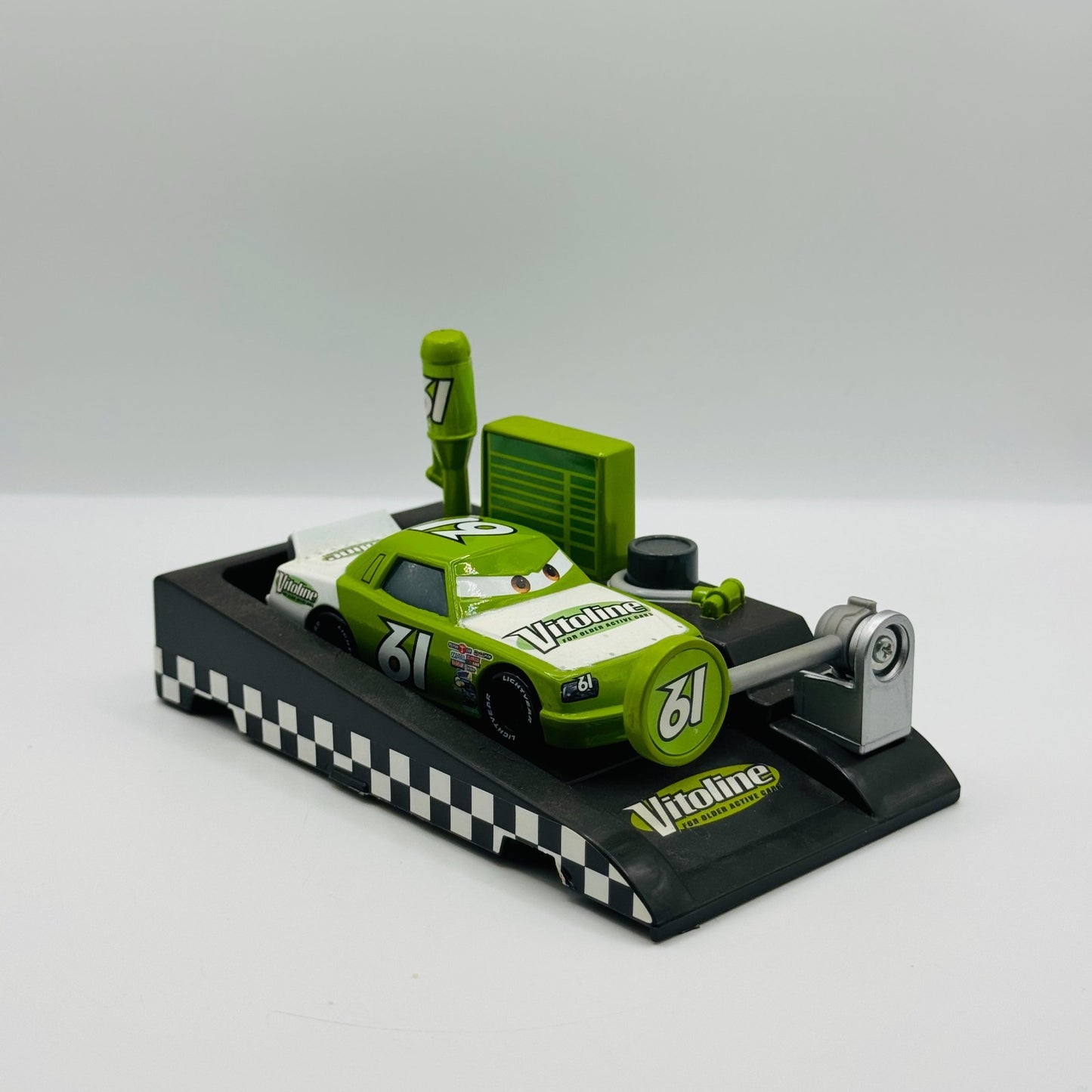 Disney Pixar Cars - PIT RACE-OFF LAUNCHER VITOLINE JAMES CLEANAIR - 1:55 Diecast