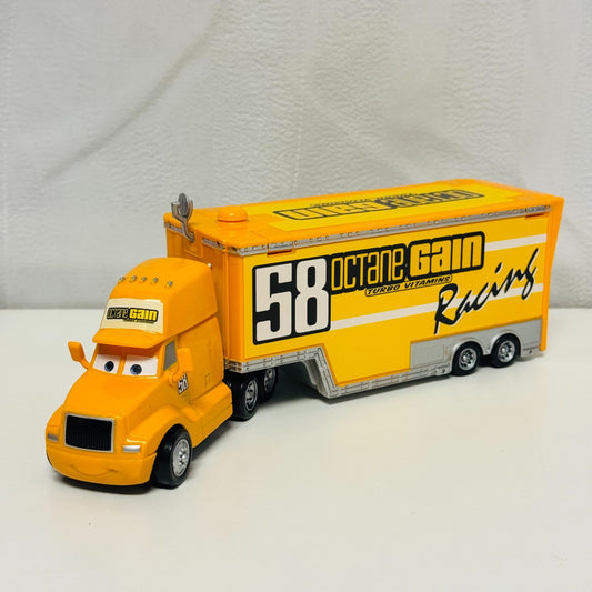 Disney Pixar Cars - OCTANE GAIN HAULER 2009 *Slight Discoloration*- 1:55 Diecast