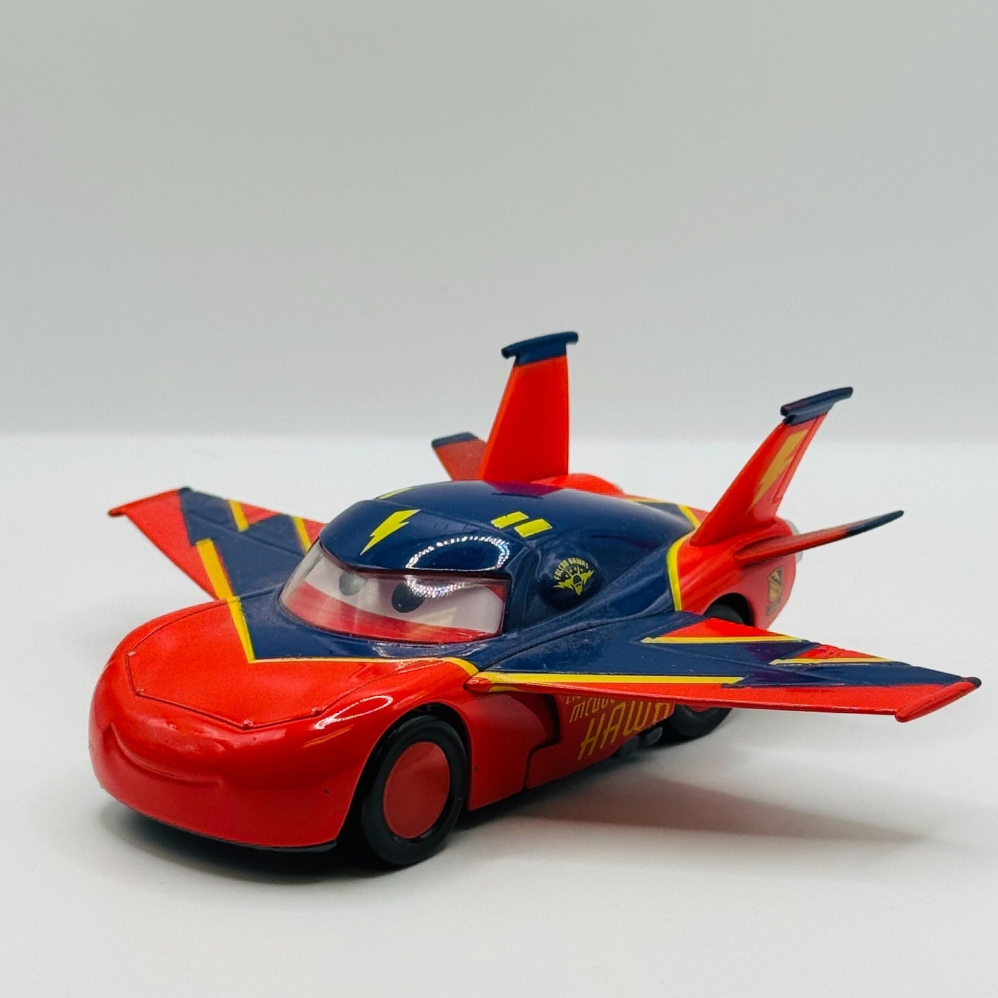 Disney Pixar Cars FALCON HAWK MATER MCQUEEN AIR MATER Disney Store 1:43 Diecast