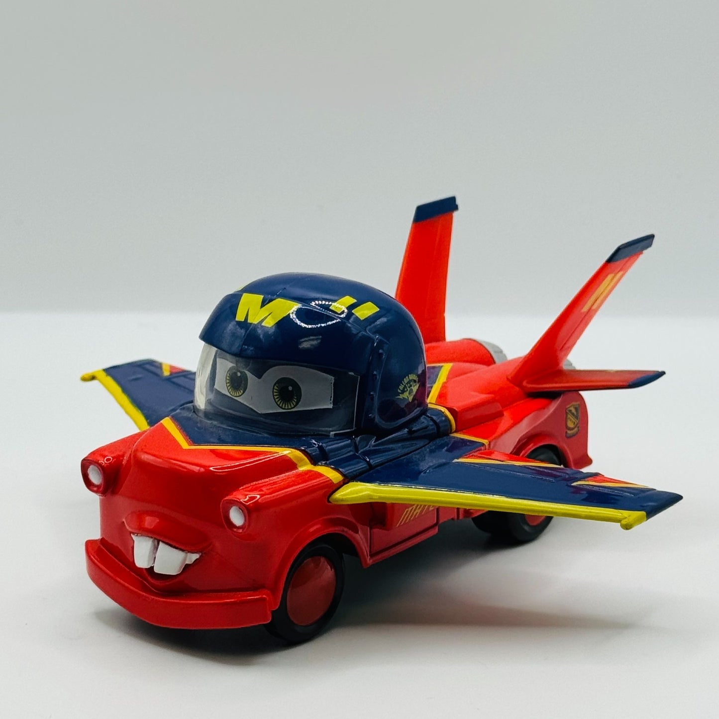 Disney Pixar Cars FALCON HAWK MATER MCQUEEN AIR MATER Disney Store 1:43 Diecast