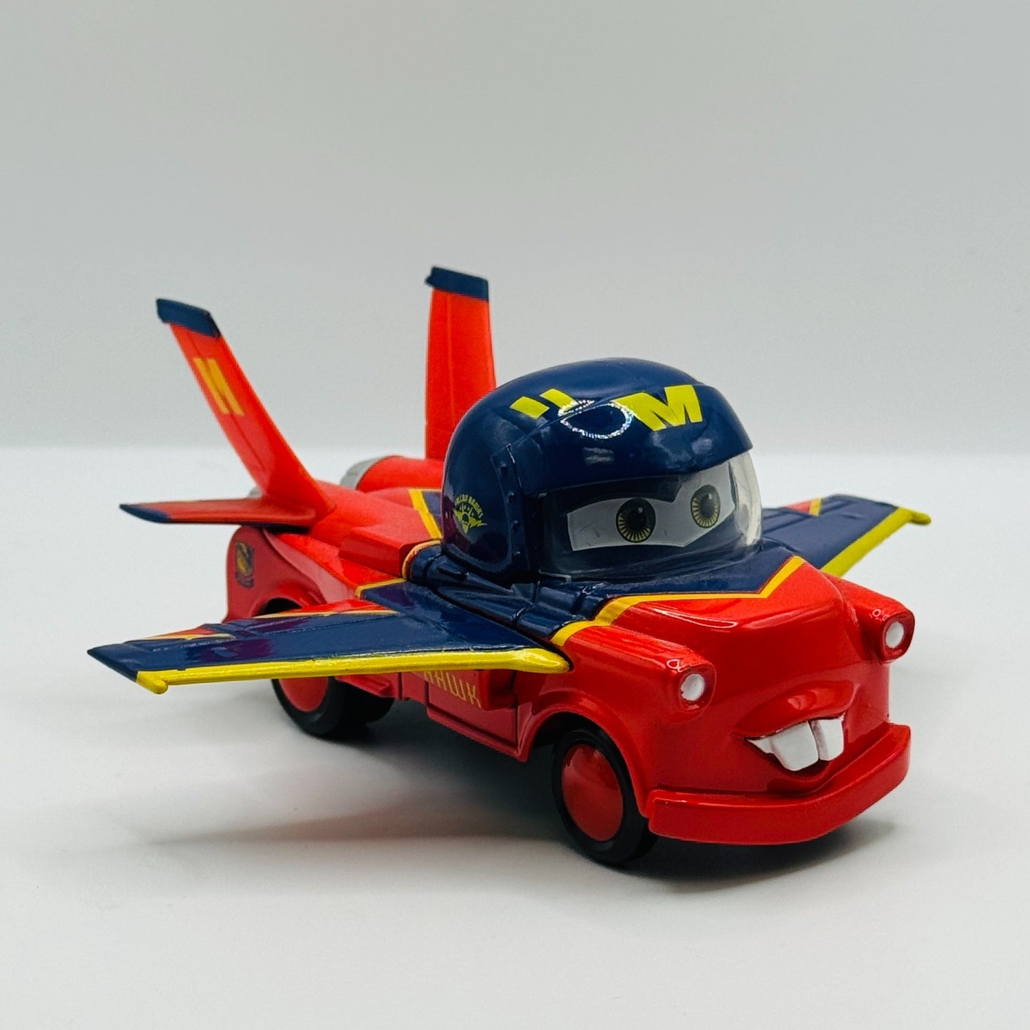 Disney Pixar Cars FALCON HAWK MATER MCQUEEN AIR MATER Disney Store 1:43 Diecast
