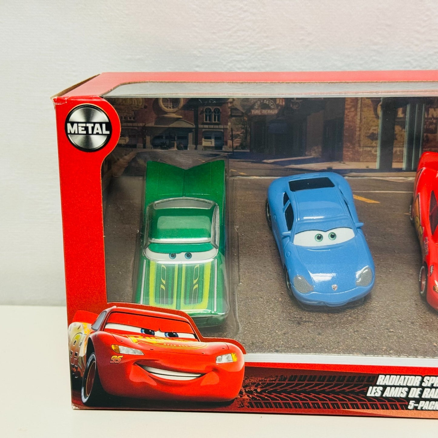 Disney Pixar Cars - RADIATOR SPRINGS FRIENDS GREEN RAMONE MATER - 1:55 Diecast