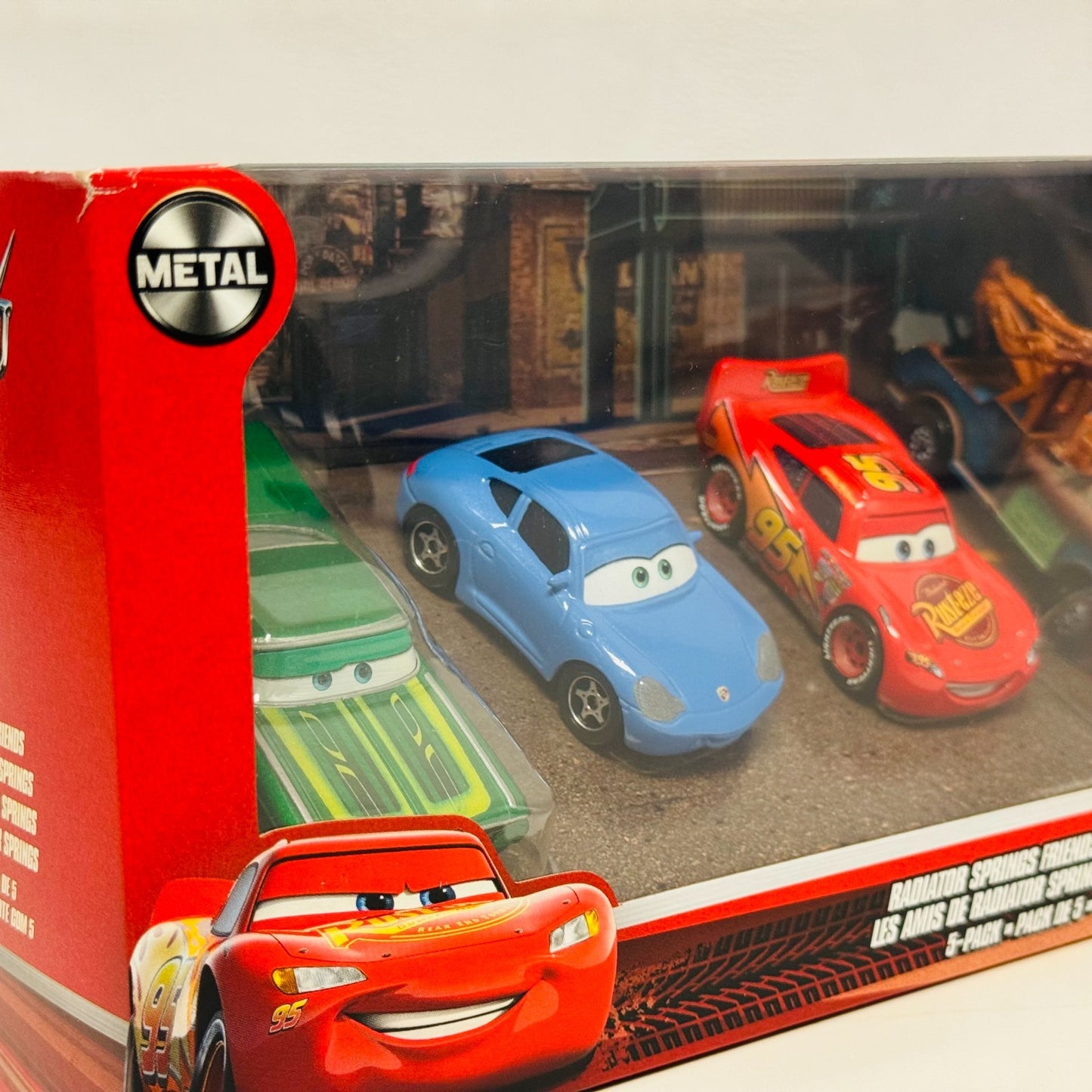Disney Pixar Cars - RADIATOR SPRINGS FRIENDS GREEN RAMONE MATER - 1:55 Diecast