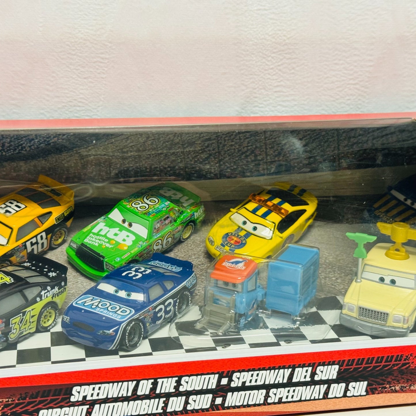 Disney Pixar Cars - SPEEDWAY OF THE SOUTH 11-PK DIRKSON TRUNK FRESH 1:55 Diecast