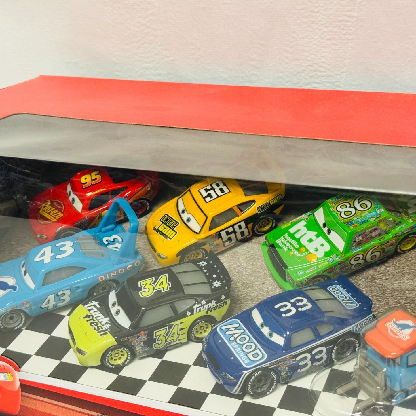 Disney Pixar Cars - SPEEDWAY OF THE SOUTH 11-PK DIRKSON TRUNK FRESH 1:55 Diecast