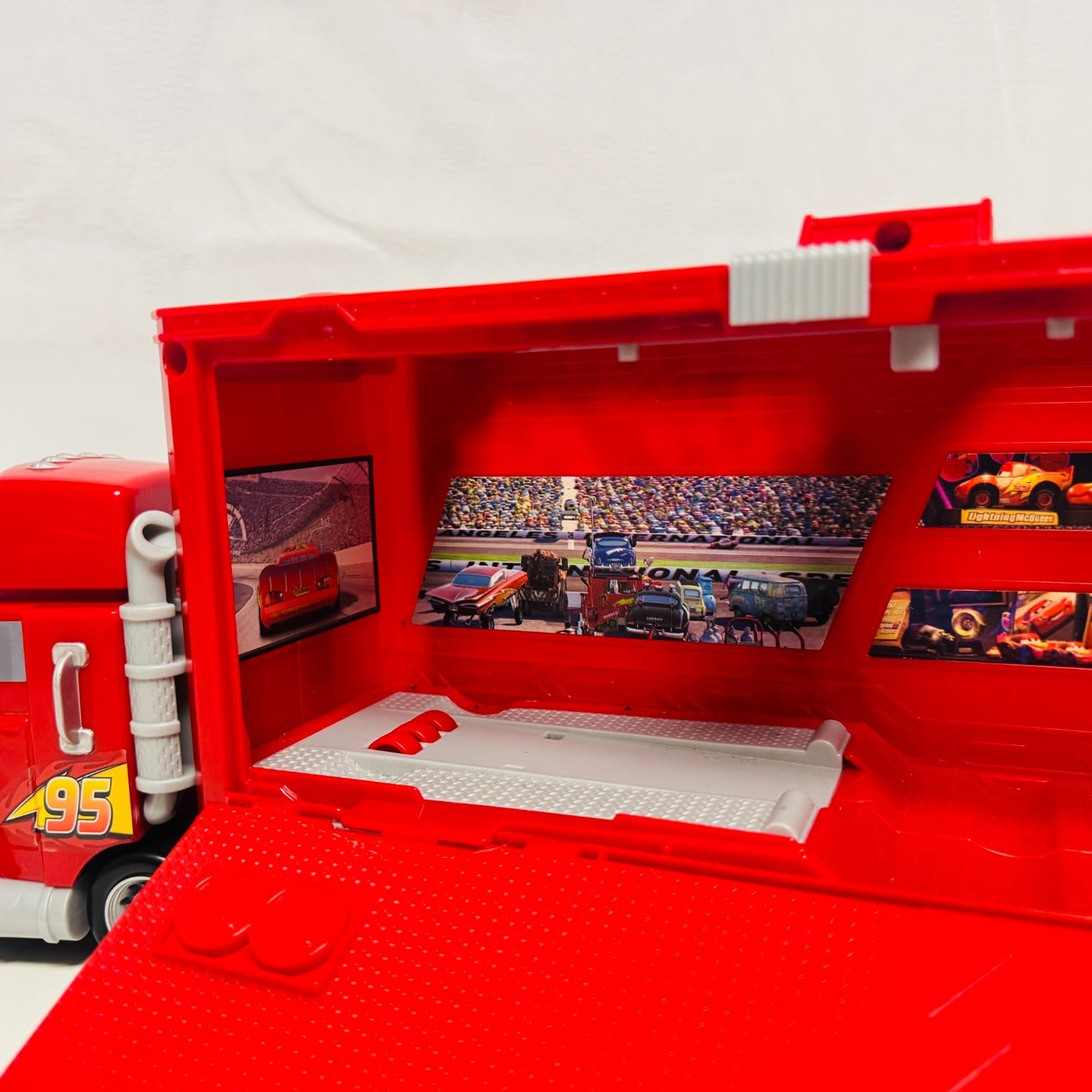 Disney Pixar Cars - TRACK TALKERS DINOCO 400 CHAT & HAUL MACK *CUSTOM* Lights Up