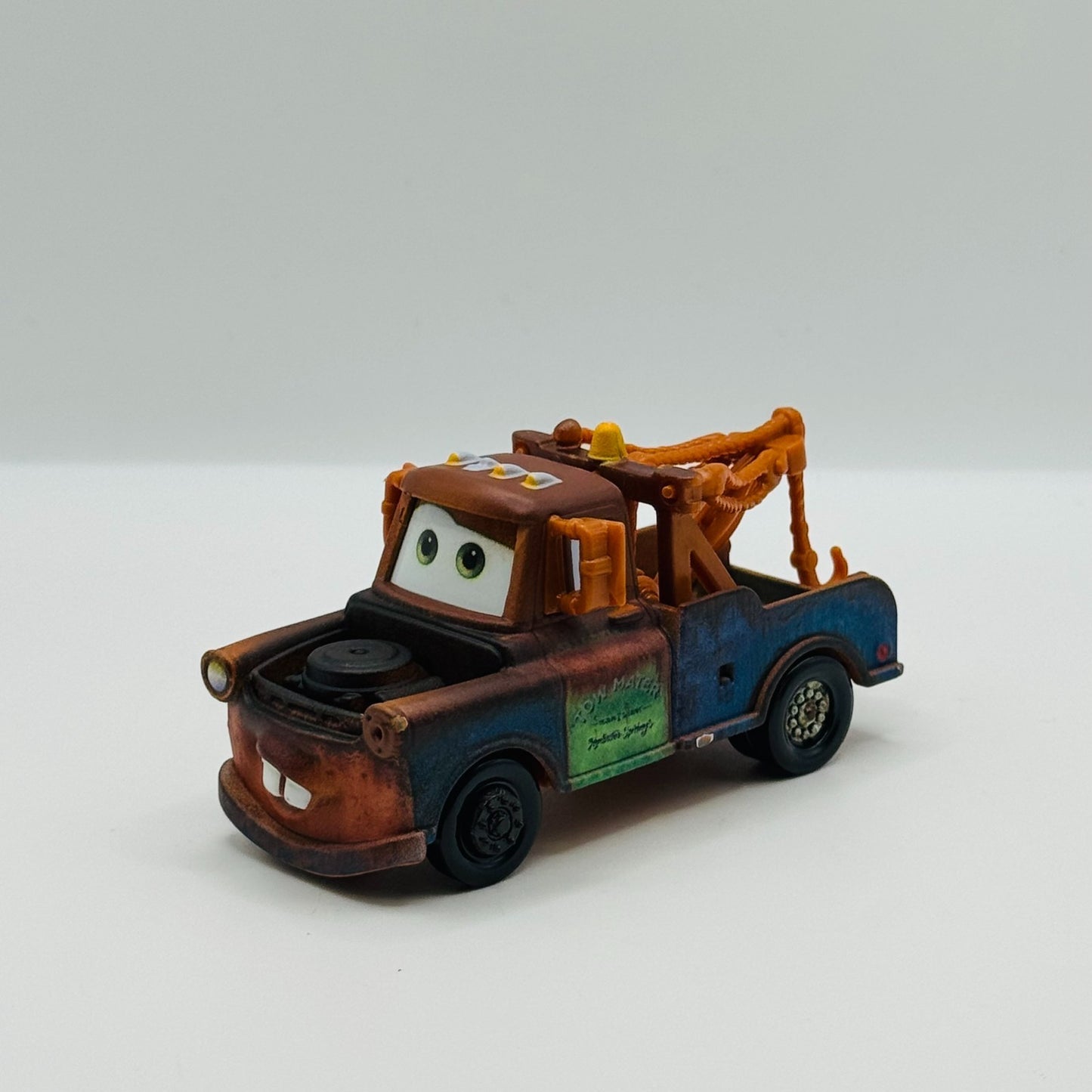 Disney Pixar Cars - TOW MATER WITH TOW HOOK - 1:55 Diecast