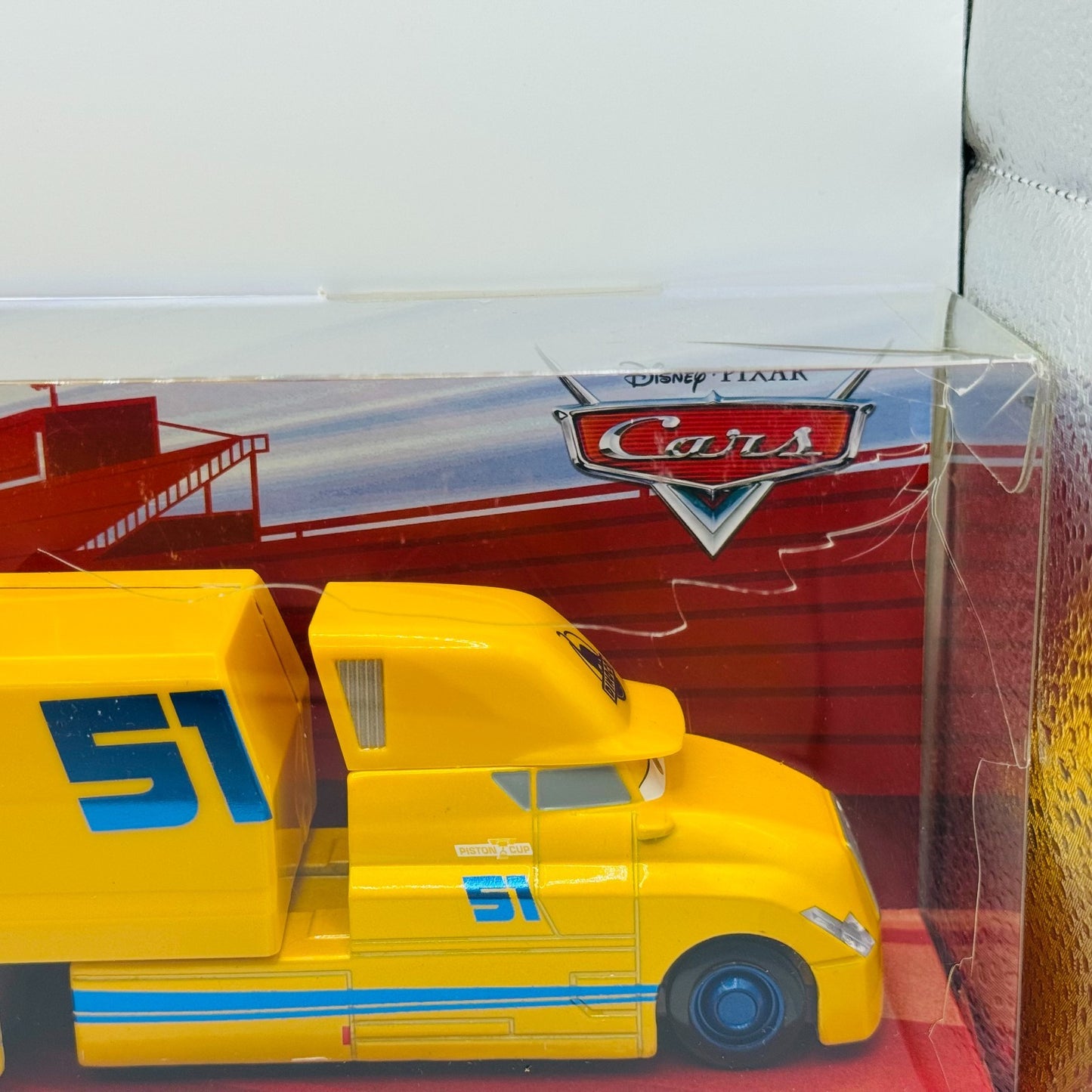 Disney Pixar Cars - CARDREY WONG CRUZ RAMIREZ'S HAULER Truck - 1:55 Diecast