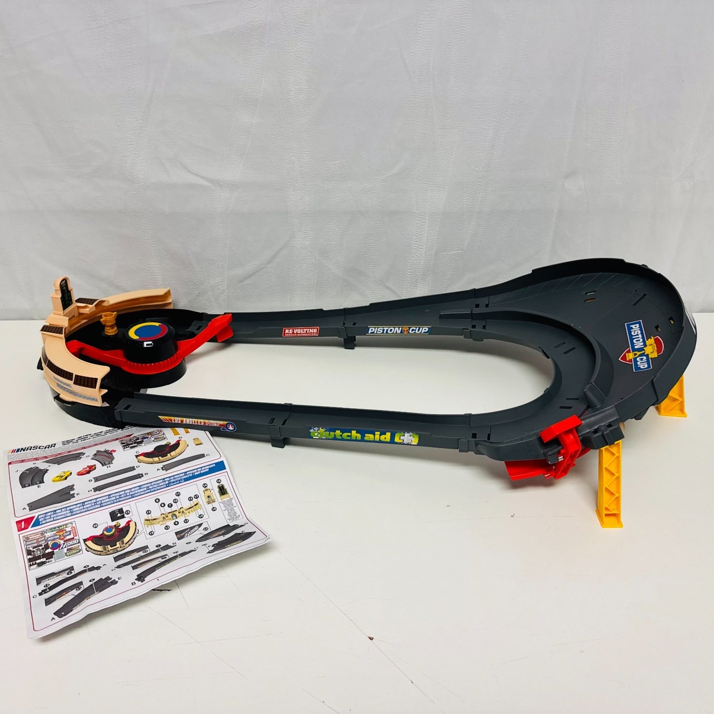 Disney Pixar Cars - NASCAR LA SPEEDWAY PISTON CUP RACE TRACK Playset -1:55 Scale