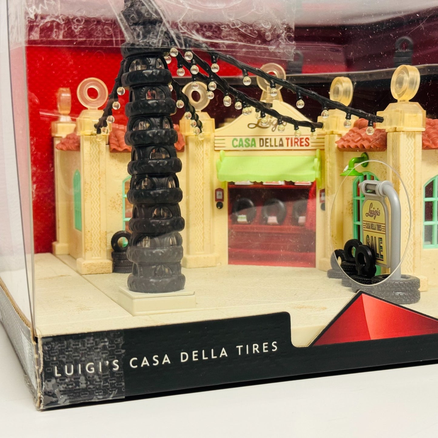 Disney Pixar Cars PRECISION SERIES LUIGI'S CASA DELLA TIRES Lights 1:55 Diecast