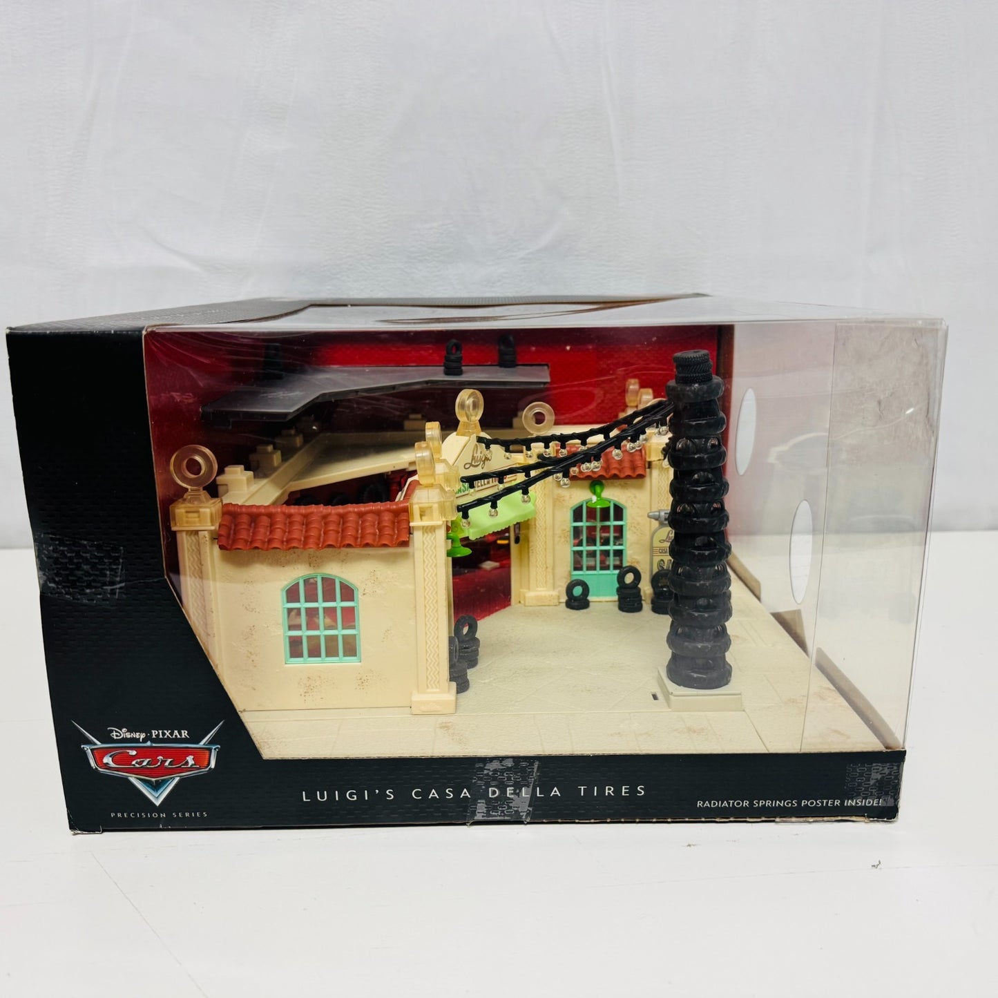 Disney Pixar Cars PRECISION SERIES LUIGI'S CASA DELLA TIRES Lights 1:55 Diecast