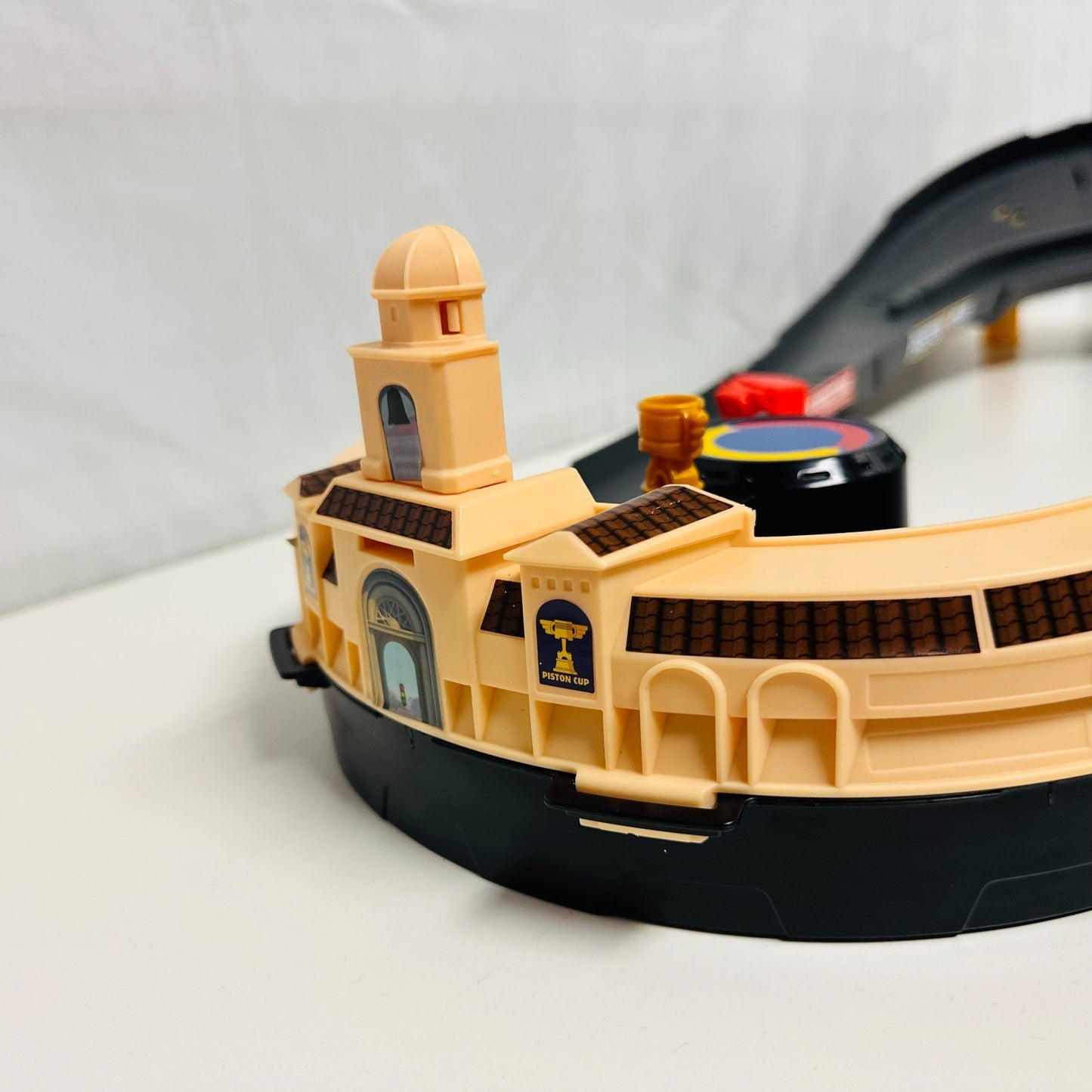 Disney Pixar Cars - NASCAR LA SPEEDWAY PISTON CUP RACE TRACK Playset -1:55 Scale