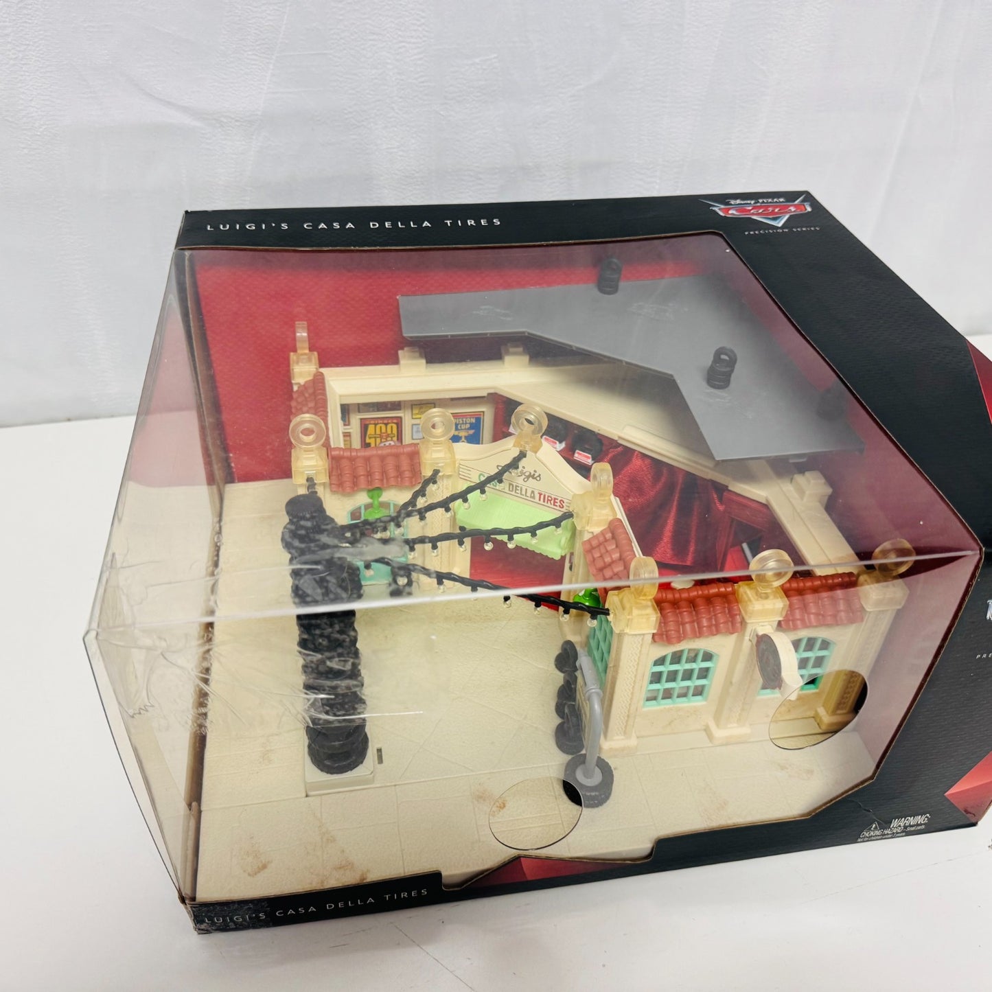 Disney Pixar Cars PRECISION SERIES LUIGI'S CASA DELLA TIRES Lights 1:55 Diecast