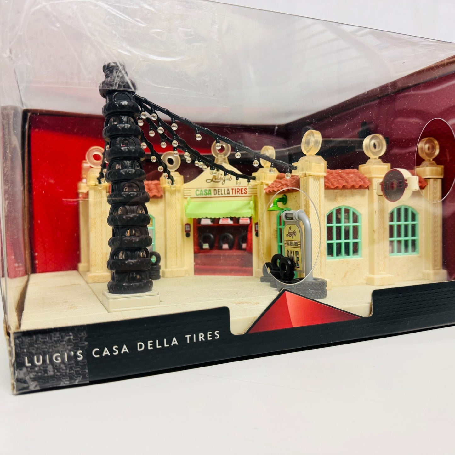 Disney Pixar Cars PRECISION SERIES LUIGI'S CASA DELLA TIRES Lights 1:55 Diecast