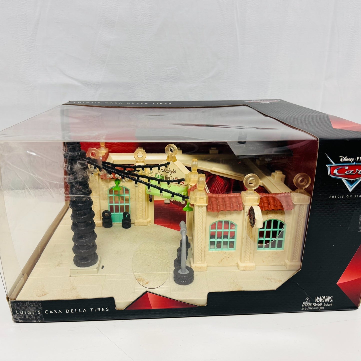 Disney Pixar Cars PRECISION SERIES LUIGI'S CASA DELLA TIRES Lights 1:55 Diecast