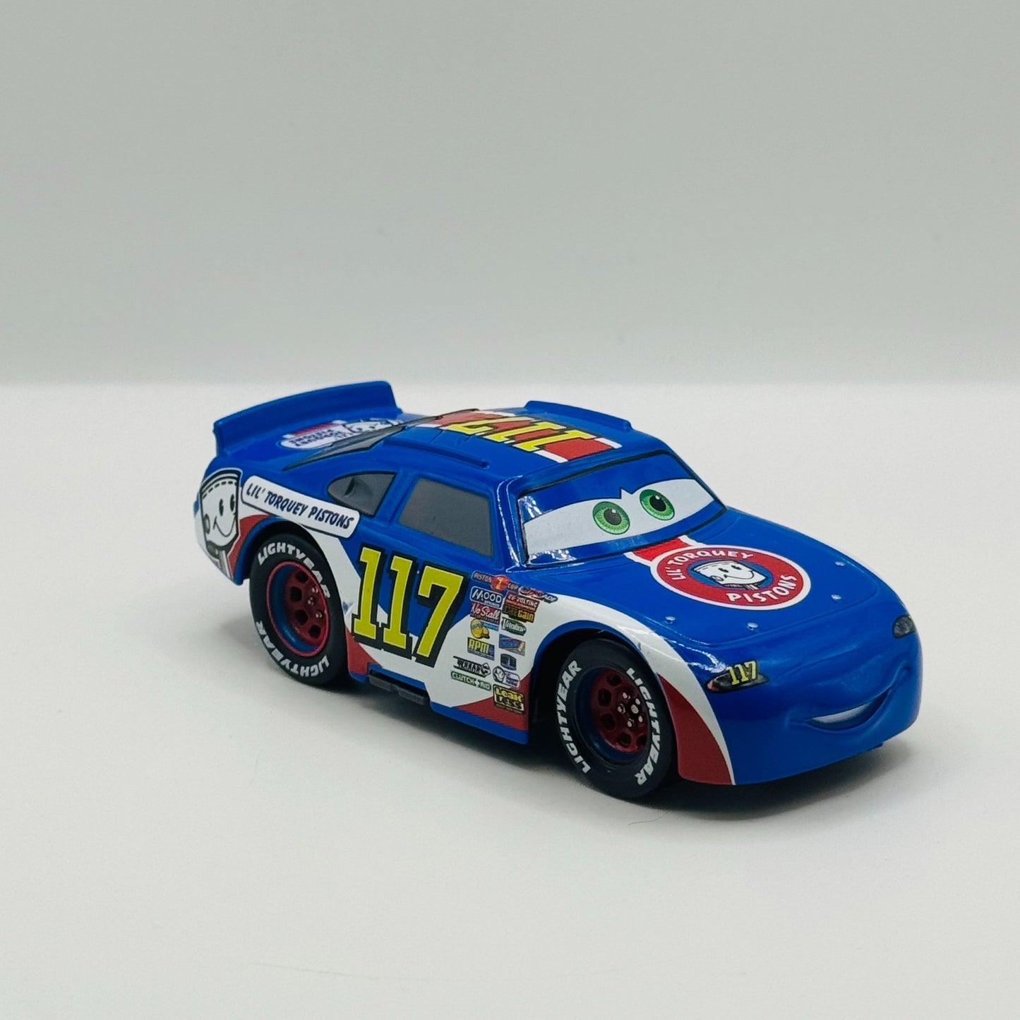 Disney Pixar Cars - LIL TORQUEY PISTONS RALPH CARLOW Disney Store - 1:43 Diecast
