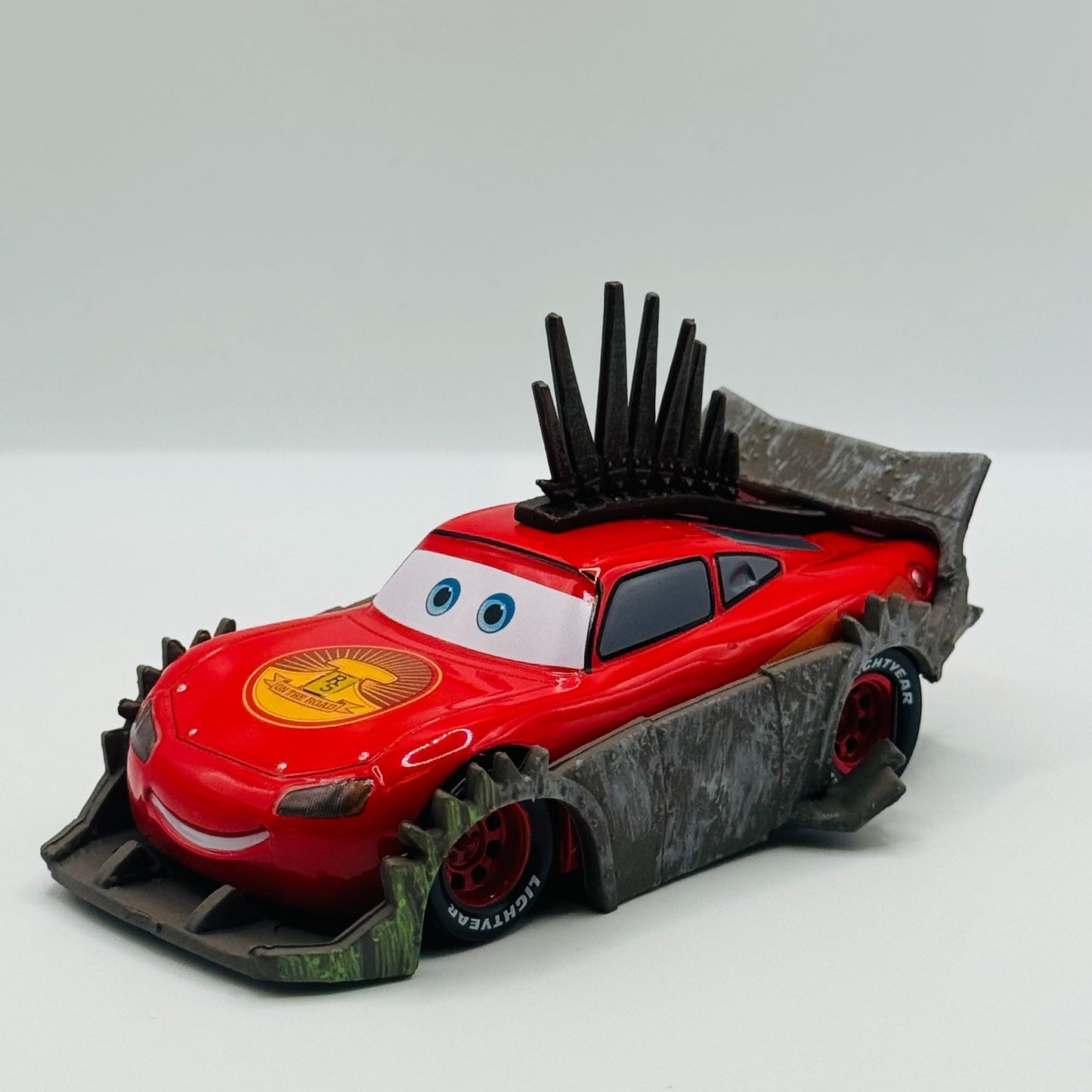 Disney Pixar Cars - ON THE ROAD RUMBLER MCQUEEN DEPUTY Disney Store 1:43 Diecast