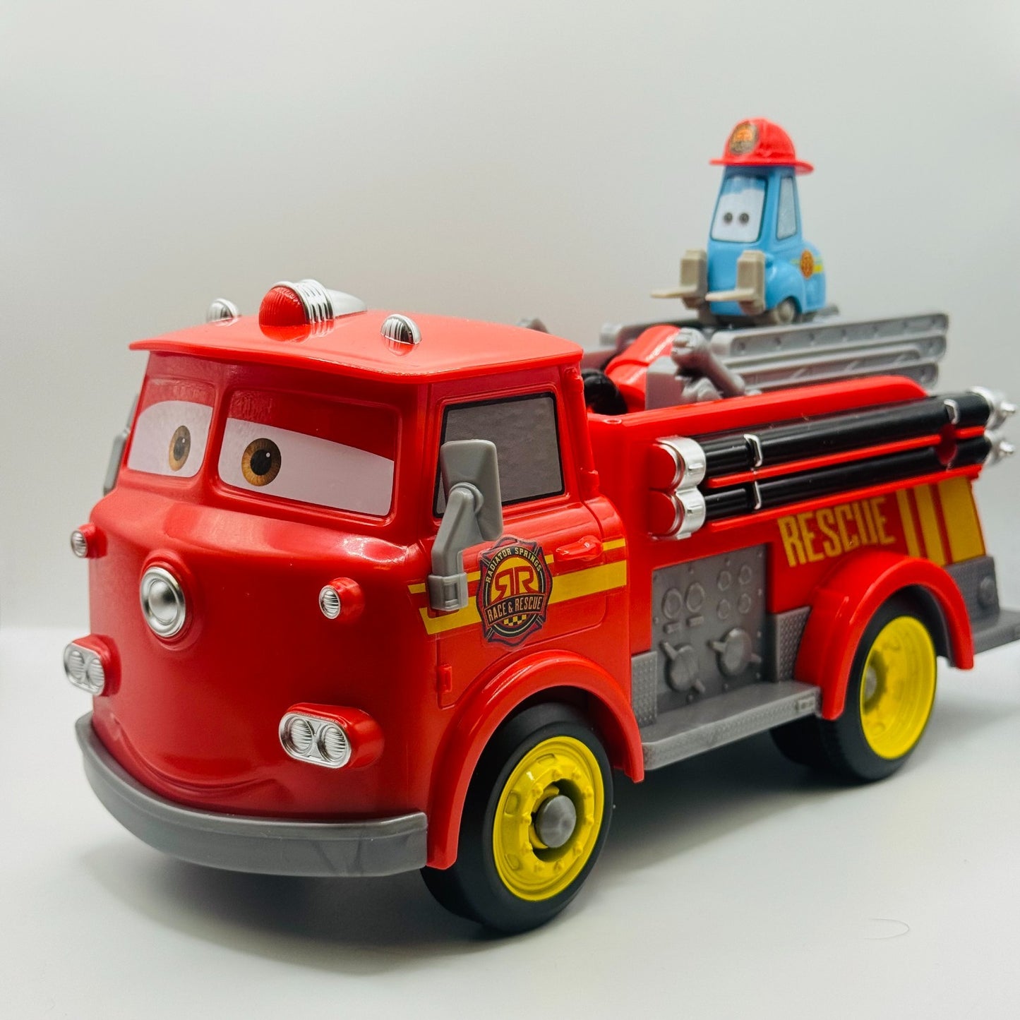 Disney Pixar Cars - RACE & RESCUE FIRE FIGHTING RED & GUIDO - 1:24 Scale Plastic