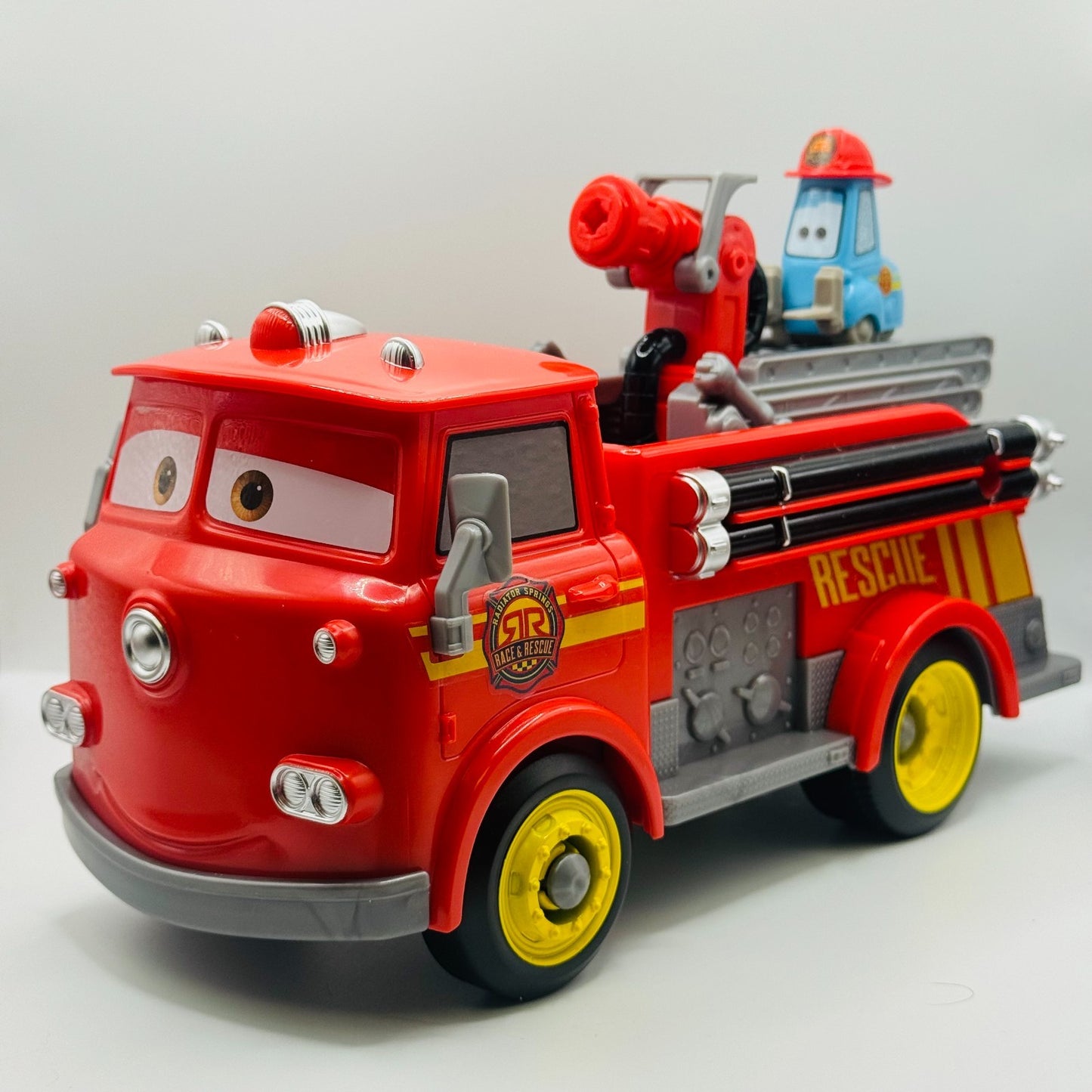 Disney Pixar Cars - RACE & RESCUE FIRE FIGHTING RED & GUIDO - 1:24 Scale Plastic