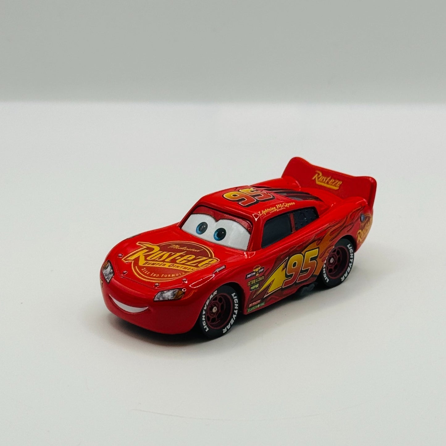 Disney Pixar Cars - CARS 3 LIGHTNING MCQUEEN 2026- 1:55 Diecast *NEW OUT OF BOX*