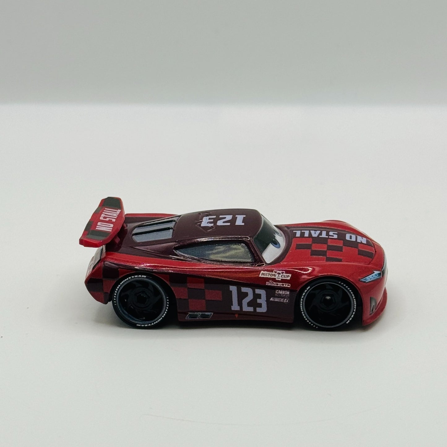 Disney Pixar Cars - JONAS CARVERS NO STALL 2026 - 1:55 Diecast *NEW OUT OF BOX*