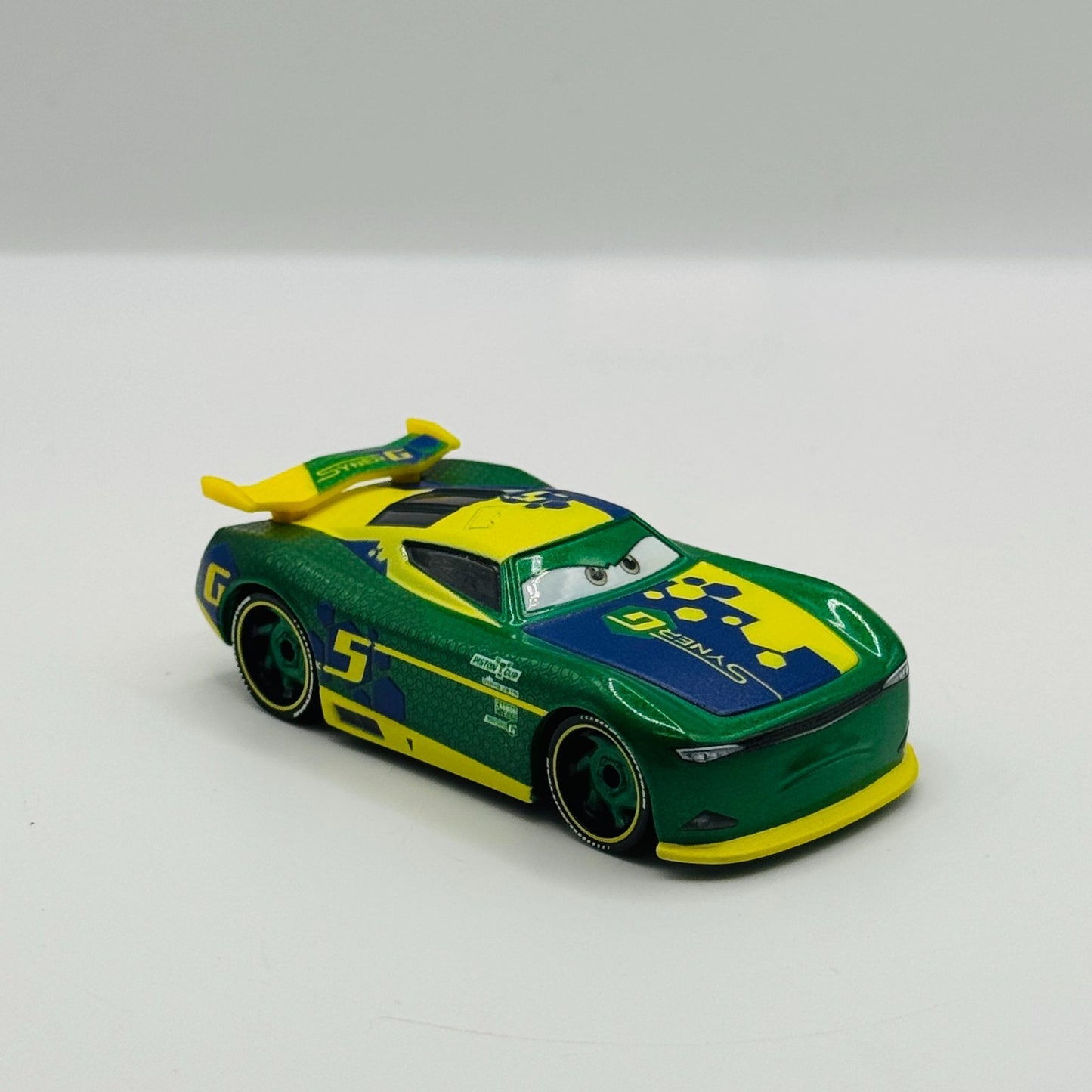 Disney Pixar Cars - ERIC BRAKER SYNERG 2026 - 1:55 Diecast *NEW OUT OF BOX*