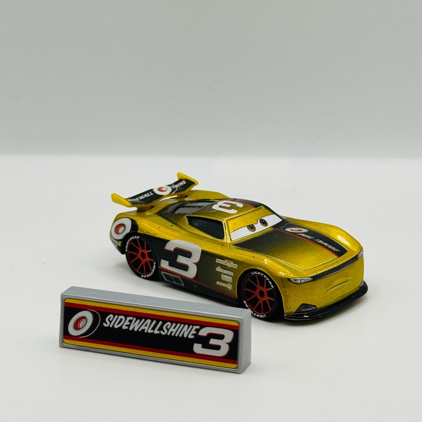 Disney Pixar Cars - NASCAR CARSTIN ACE DILLON METALLIC 2024 - 1:55 Diecast