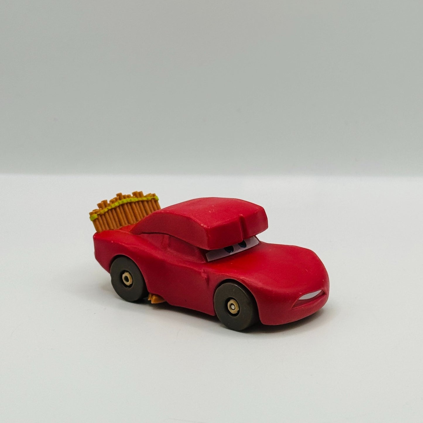 Disney Pixar Cars - COLOR CHANGERS CAVE LIGHTNING MCQUEEN - 1:55 Scale