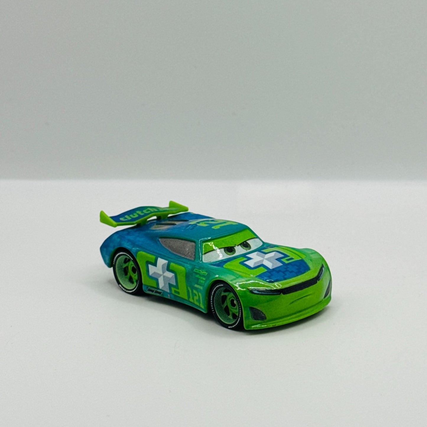 Disney Pixar Cars - NOAH GOCEK CLUTCH AID Next Gen - 1:55 Diecast