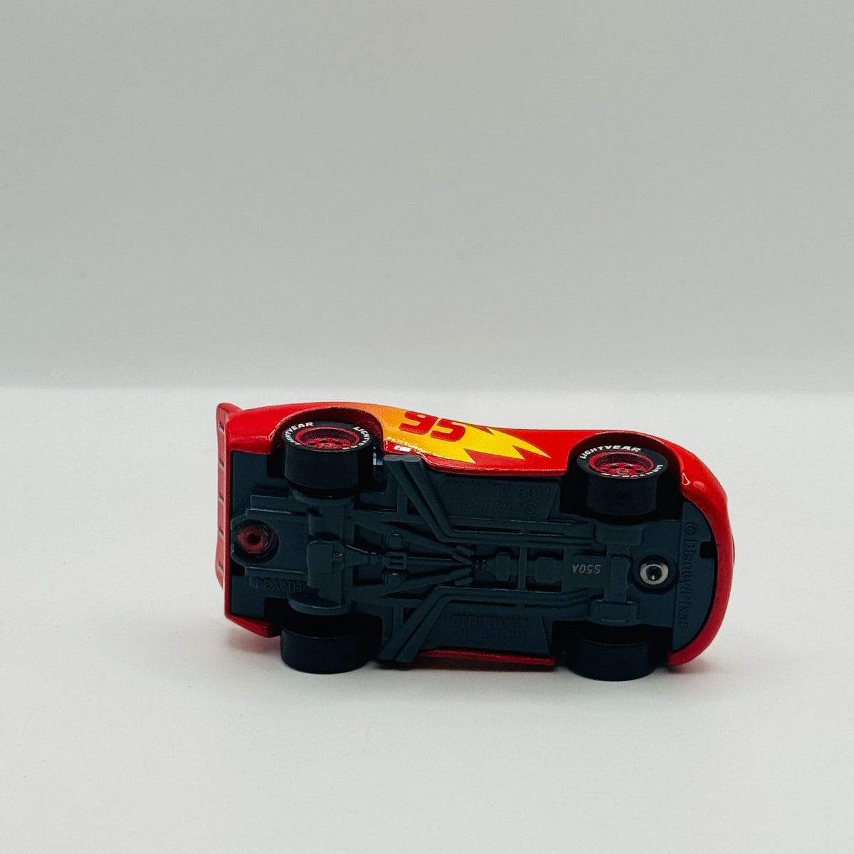 Disney Pixar Cars - ROAD TRIP LIGHTNING MCQUEEN - 1:55 Diecast *NEW OUT OF BOX*