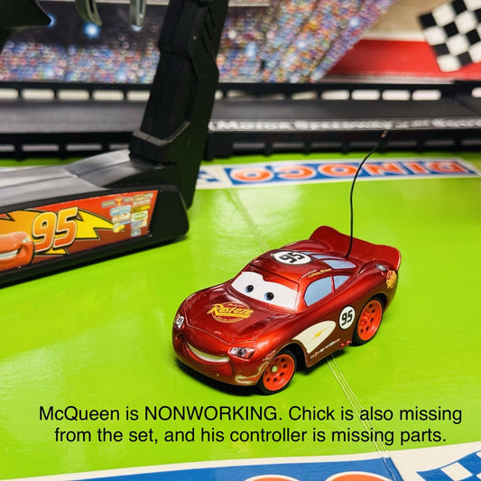 Disney Pixar Cars RC MCQUEEN 2PK RACE TRACK PLAYSET MOTOR SPEEDWAY OF THE SOUTH