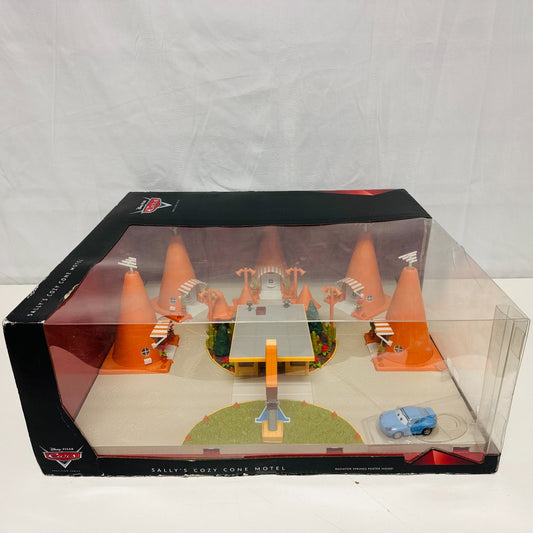 Disney Pixar Cars PRECISION SERIES SALLY'S COZY CONE MOTEL Light Up 1:55 Diecast