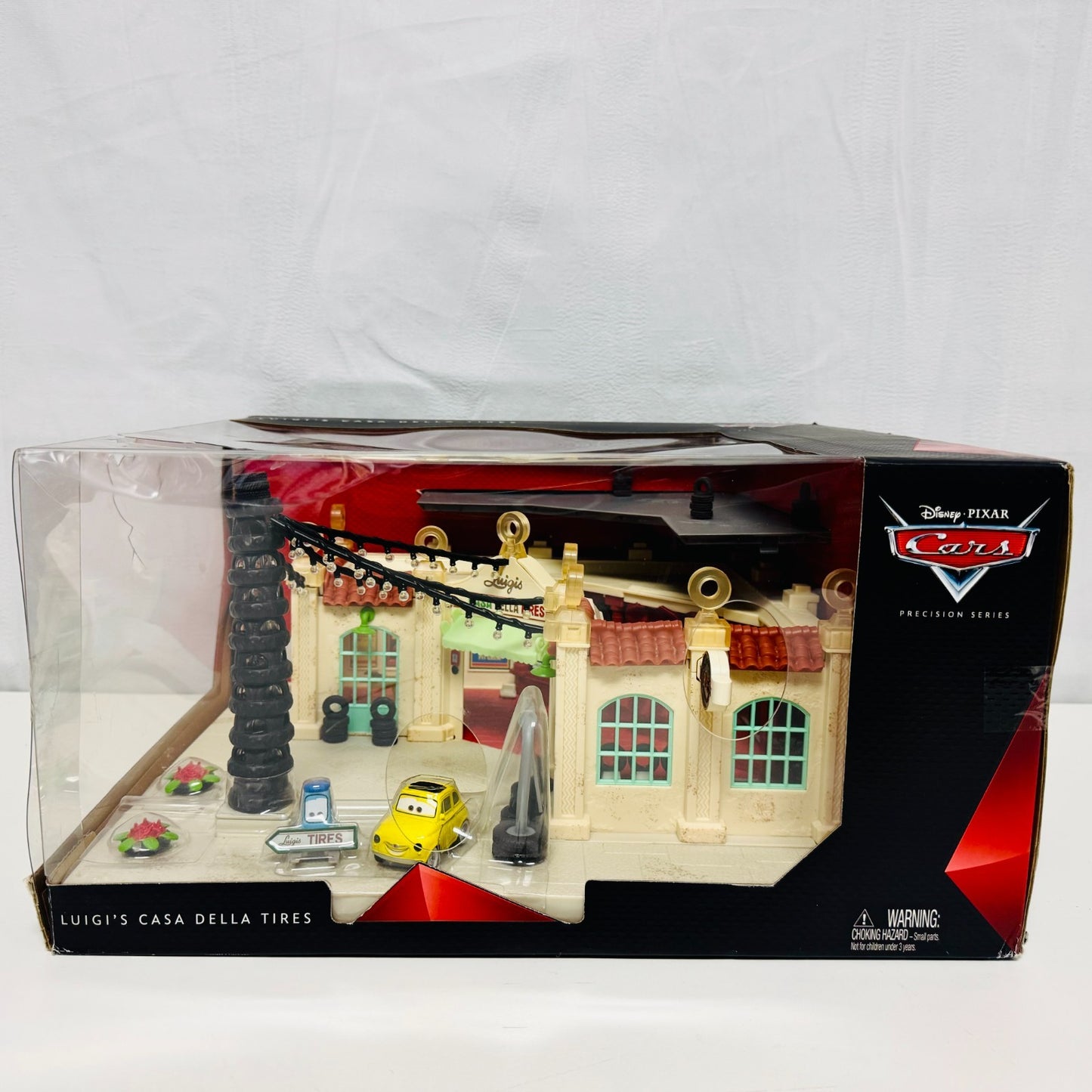 Disney Pixar Cars PRECISION SERIES LUIGI'S CASA DELLA TIRES Lights 1:55 Diecast