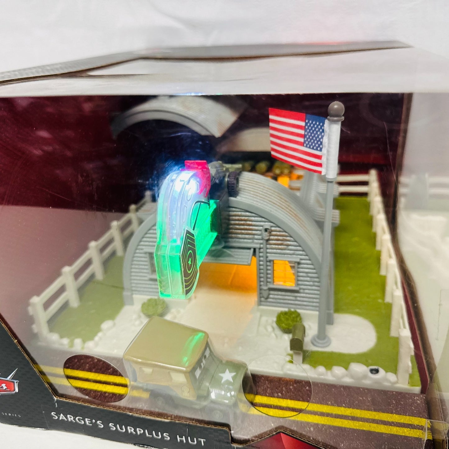 Disney Pixar Cars PRECISION SERIES SARGE'S SURPLUS HUT SET Light Up 1:55 Diecast