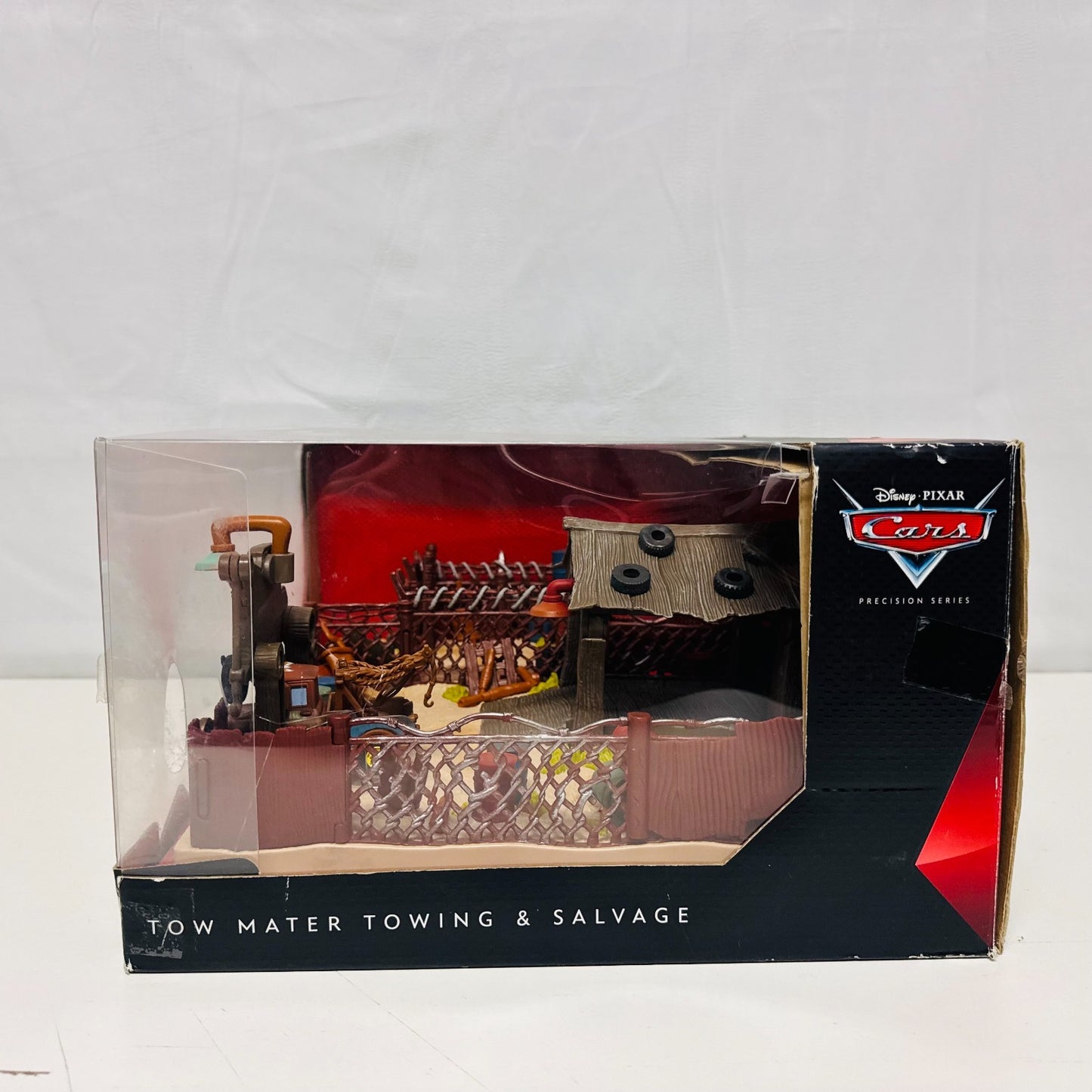 Disney Pixar Cars PRECISION SERIES TOW MATER TOWING & SALVAGE YARD 1:55 Diecast