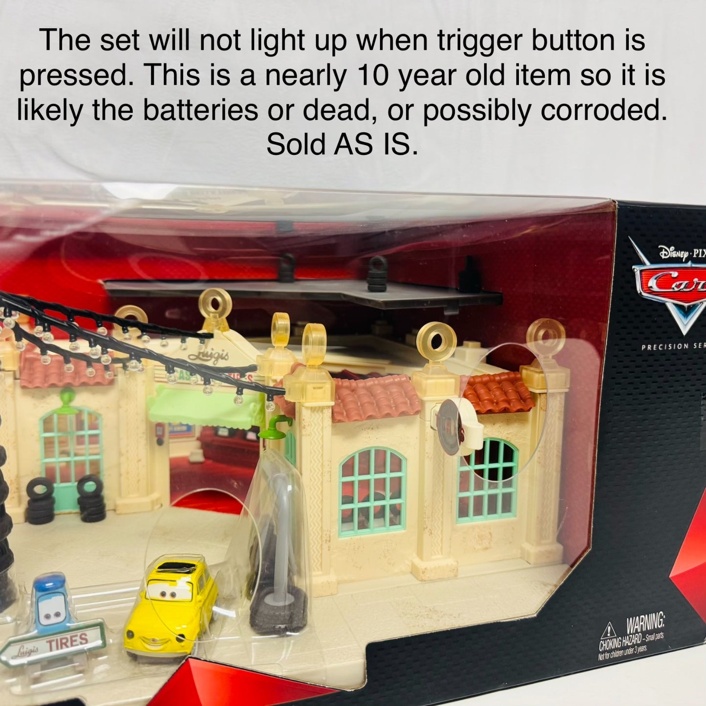 Disney Pixar Cars PRECISION SERIES LUIGI'S CASA DELLA TIRES Lights 1:55 Diecast