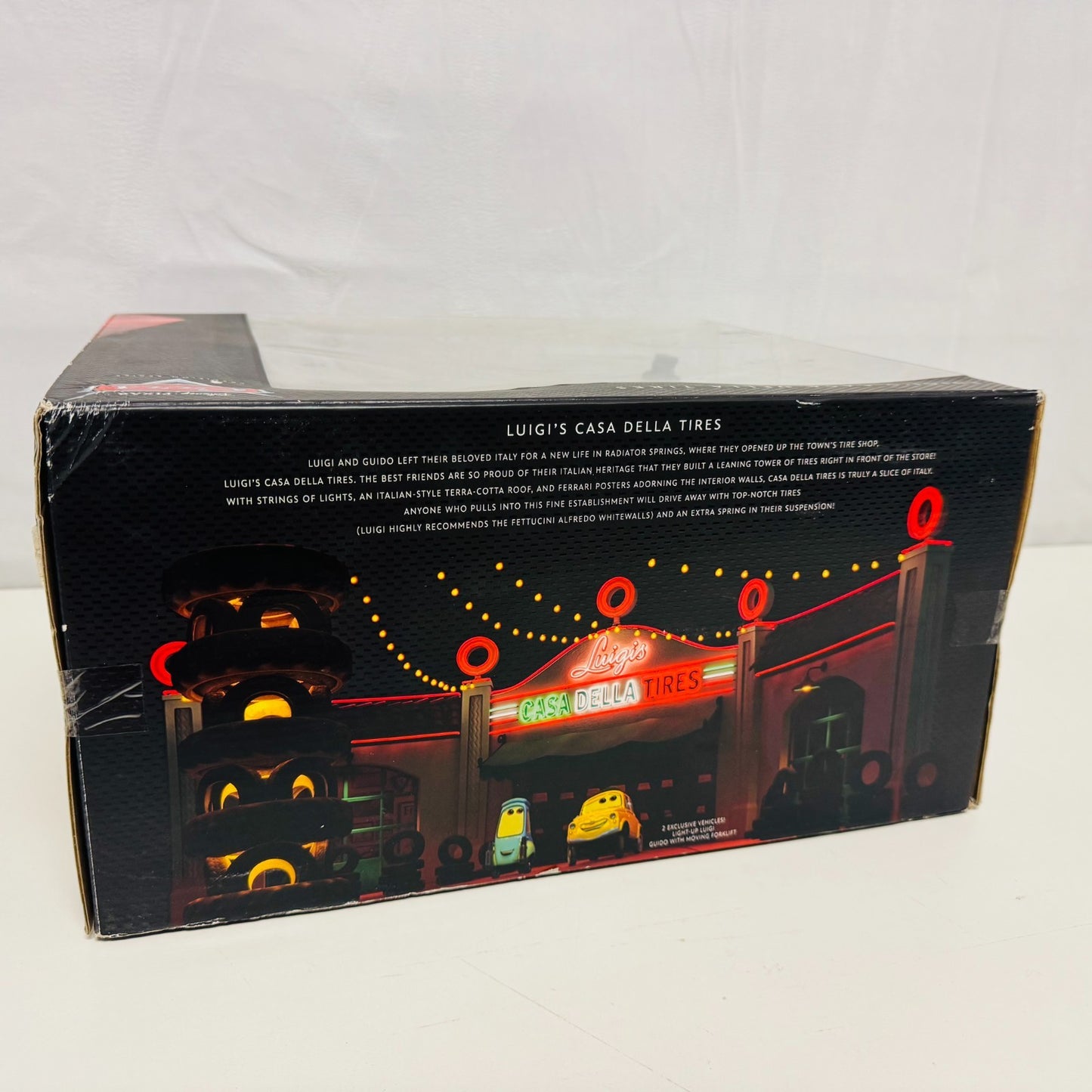Disney Pixar Cars PRECISION SERIES LUIGI'S CASA DELLA TIRES Lights 1:55 Diecast