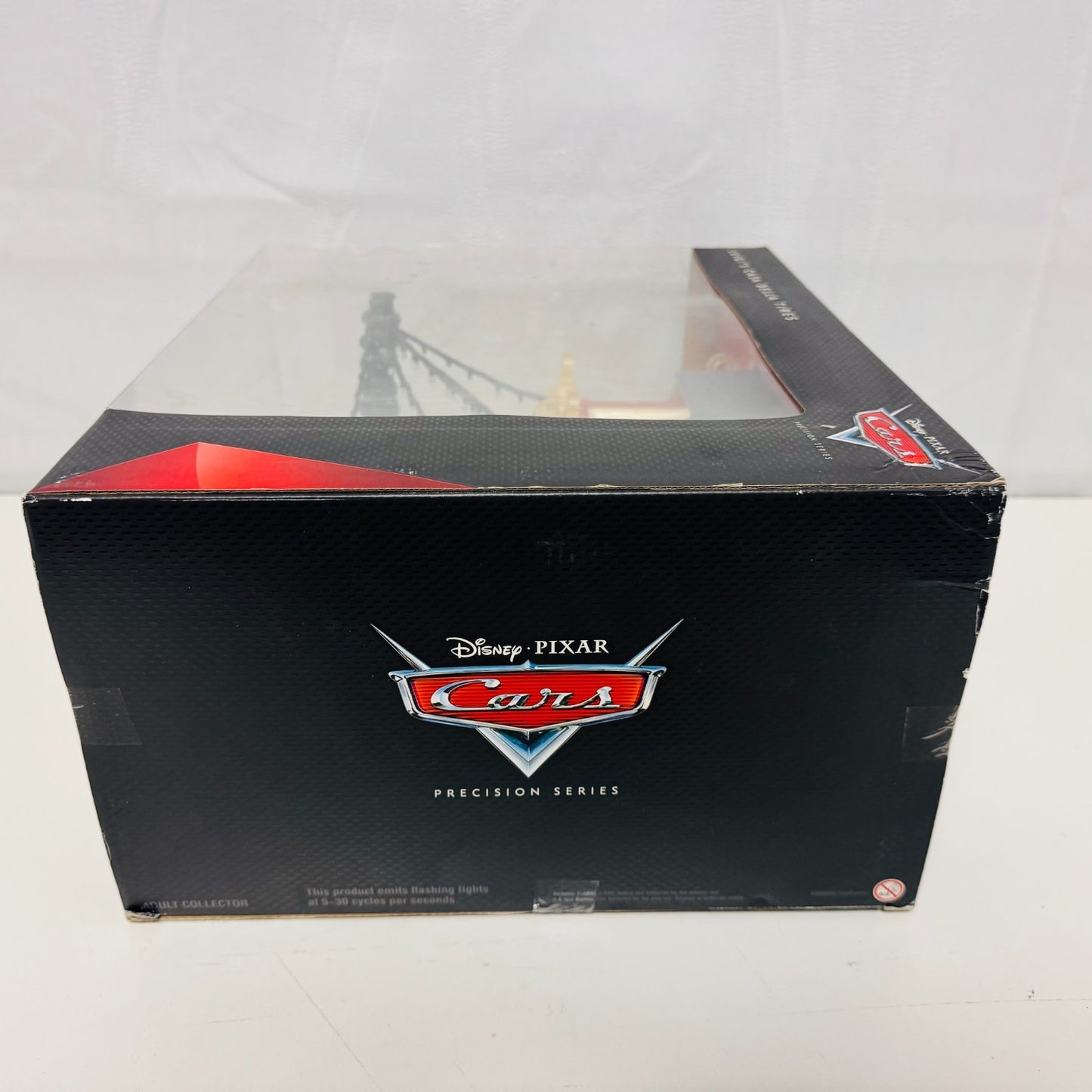Disney Pixar Cars PRECISION SERIES LUIGI'S CASA DELLA TIRES Lights 1:55 Diecast