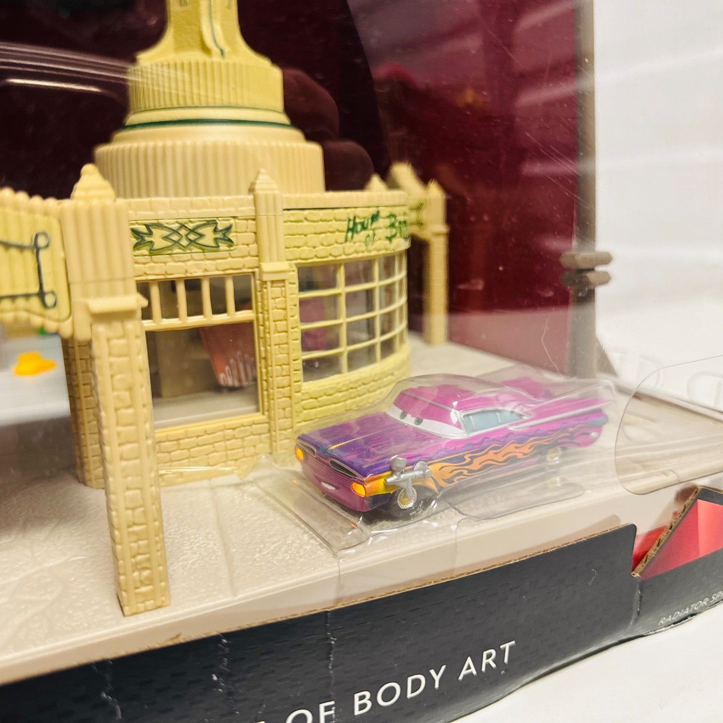 Disney Pixar Cars PRECISION SERIES RAMONE'S HOUSE OF BODY ART SHOP -1:55 Diecast