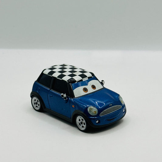 Disney Pixar Cars - BECKY WHEELIN *CHASE* Cars 2 2011 - 1:55 Diecast