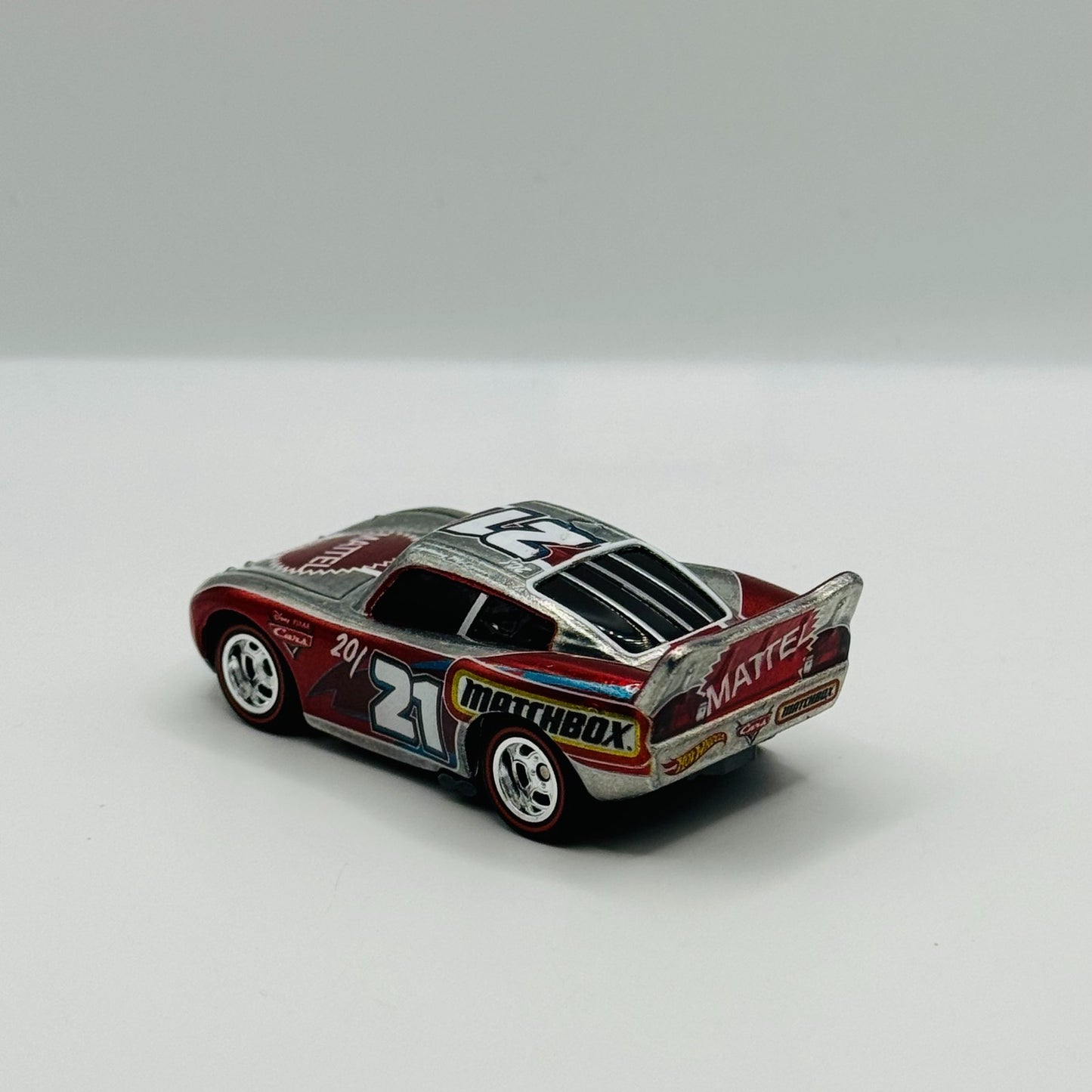 Disney Pixar Cars - MATTEL 20/21 EMPLOYEE MCQUEEN MATCHBOX - 1:55 Diecast