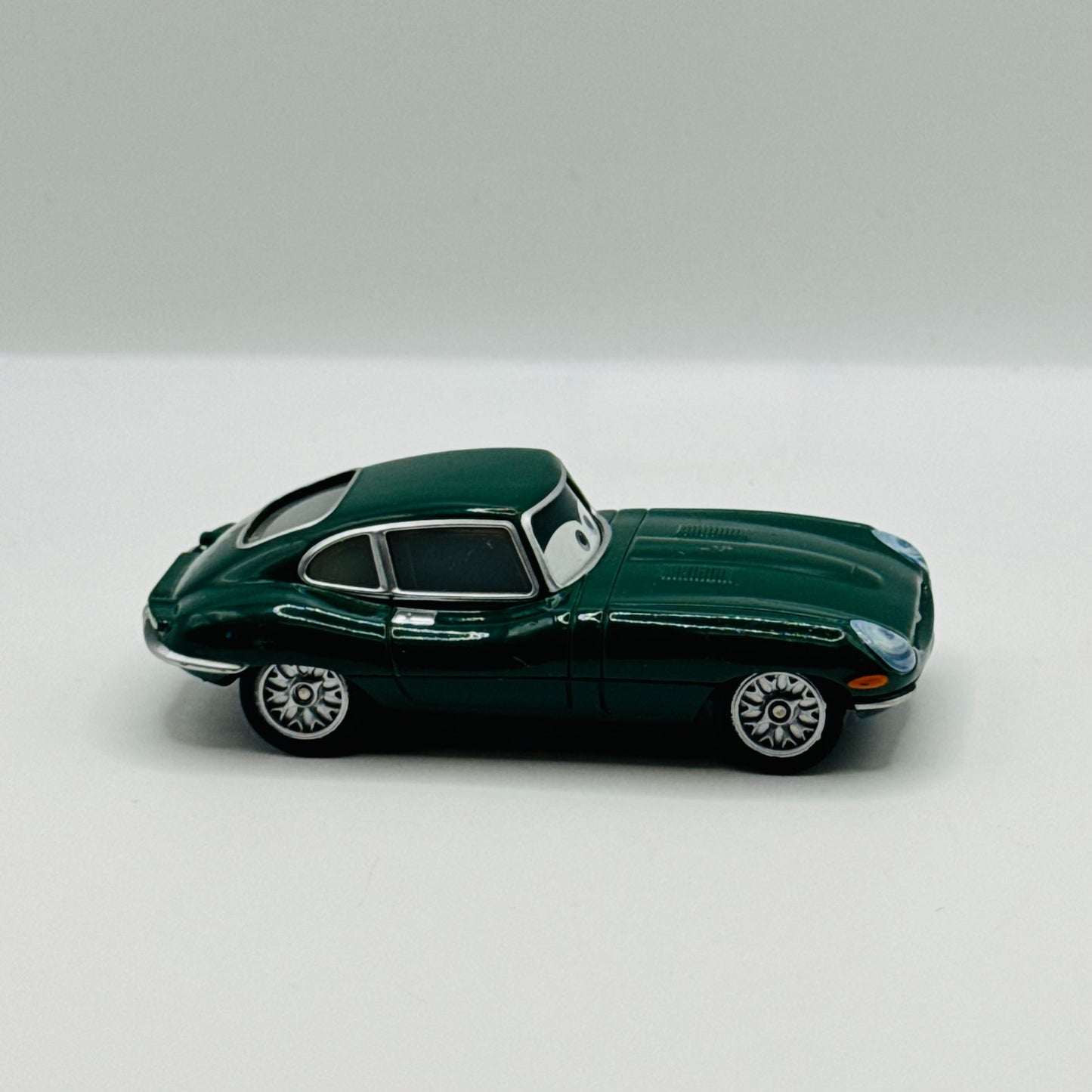Disney Pixar Cars - DAVID HOBBSCAPP WITHOUT HEADSET Tokyo Race - 1:55 Diecast