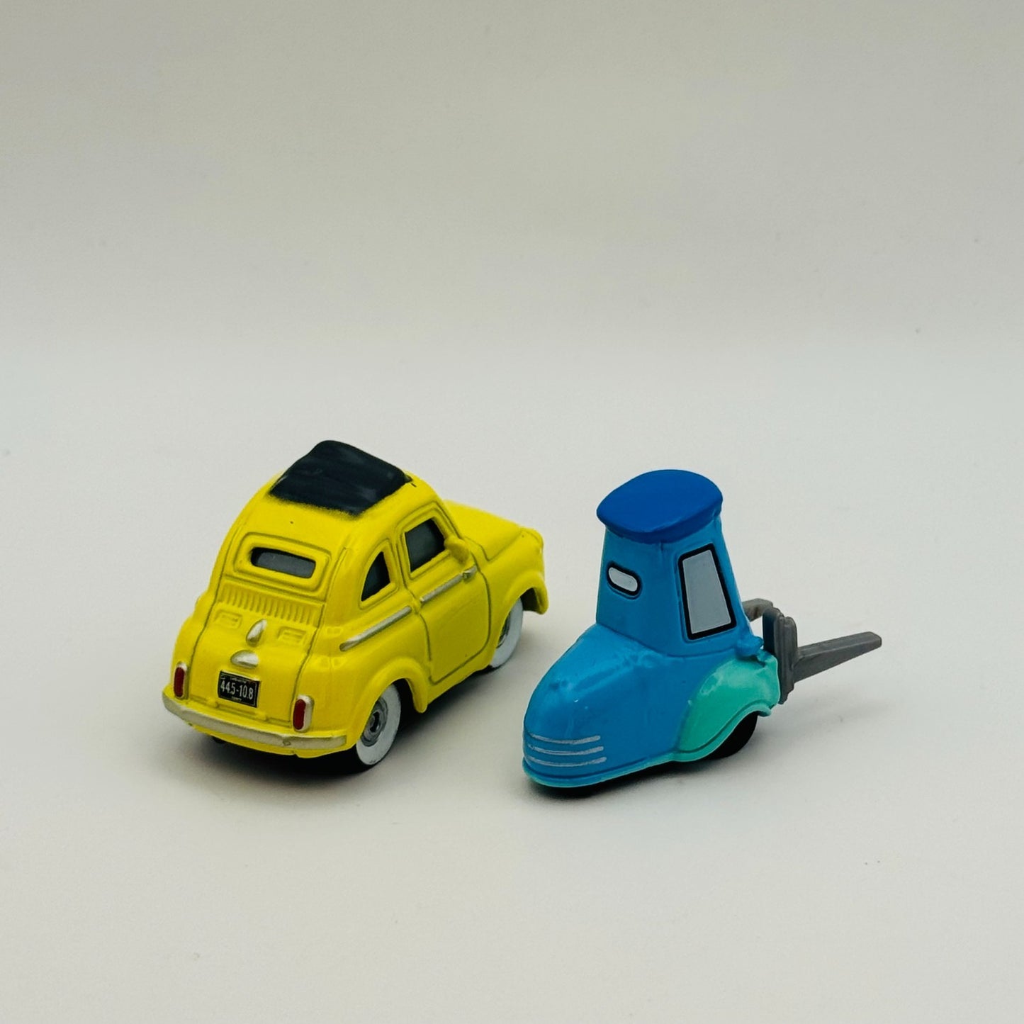 Disney Pixar Cars - LUIGI & GUIDO 2022 - 1:55 Diecast *NEW OUT OF BOX*
