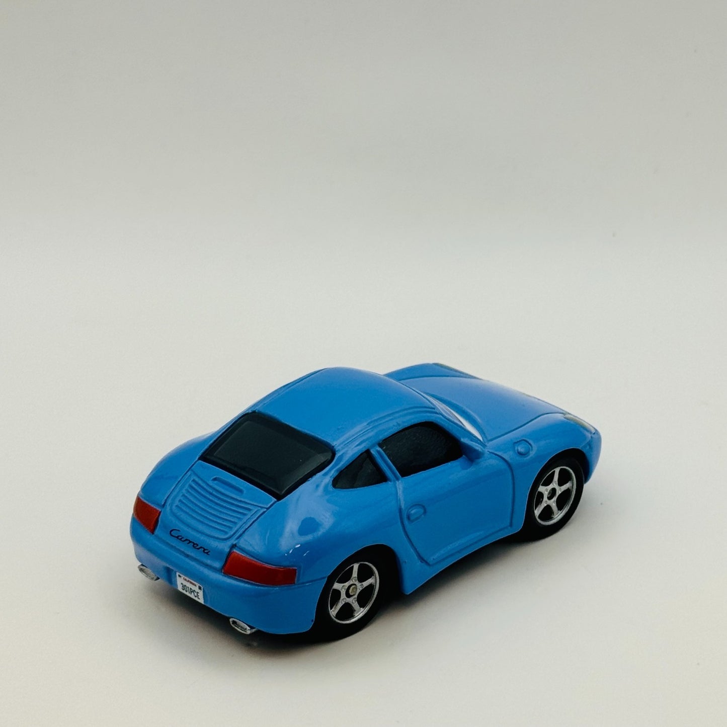 Disney Pixar Cars - SALLY [Porsche 911] 2022 - 1:55 Diecast *NEW OUT OF BOX*