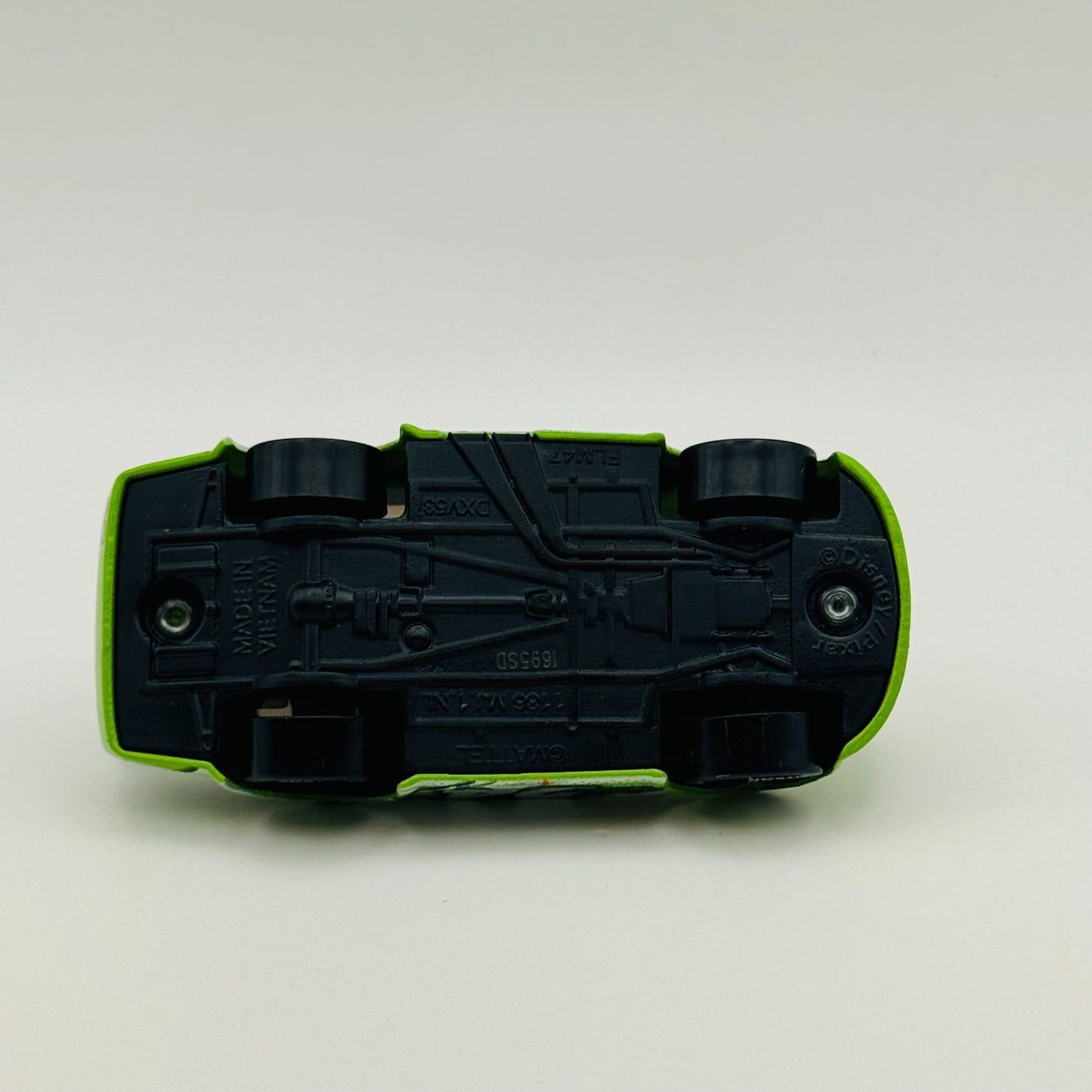 Disney Pixar Cars - BRICK YARDLEY VITOLINE 2022 - 1:55 Diecast *NEW OUT OF BOX*