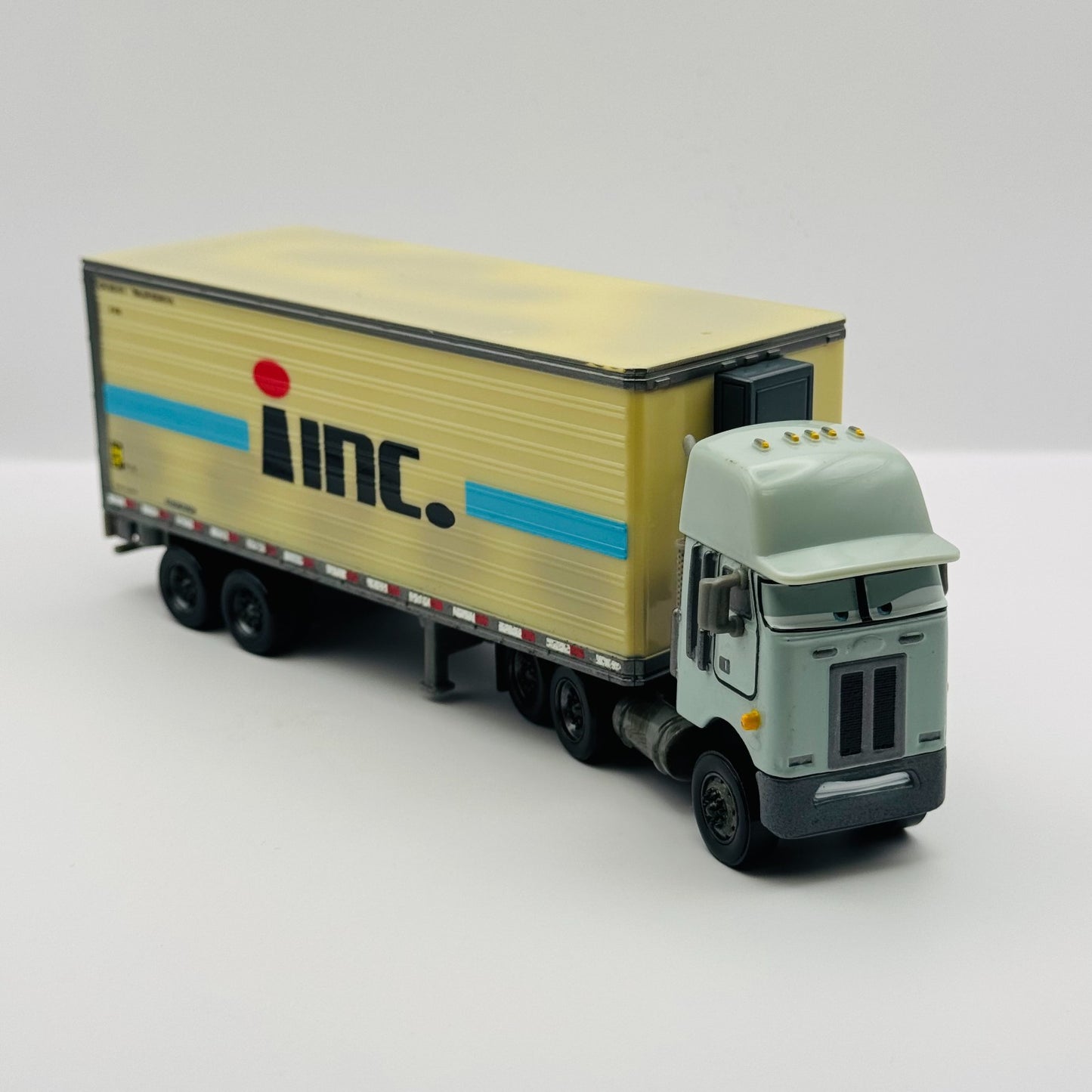 Disney Pixar Cars - CHET BOXXKARR BOXKAAR HAULER 2010 - 1:55 Diecast