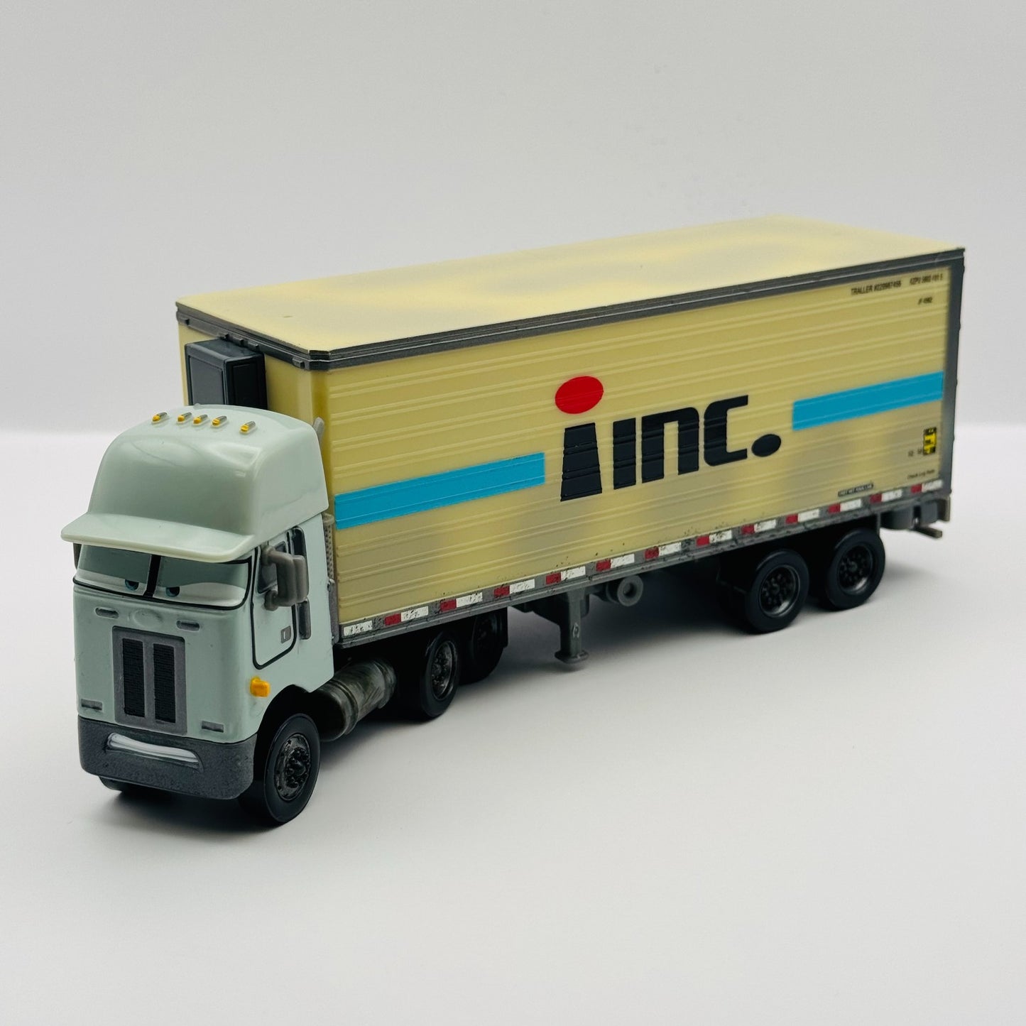 Disney Pixar Cars - CHET BOXXKARR BOXKAAR HAULER 2010 - 1:55 Diecast