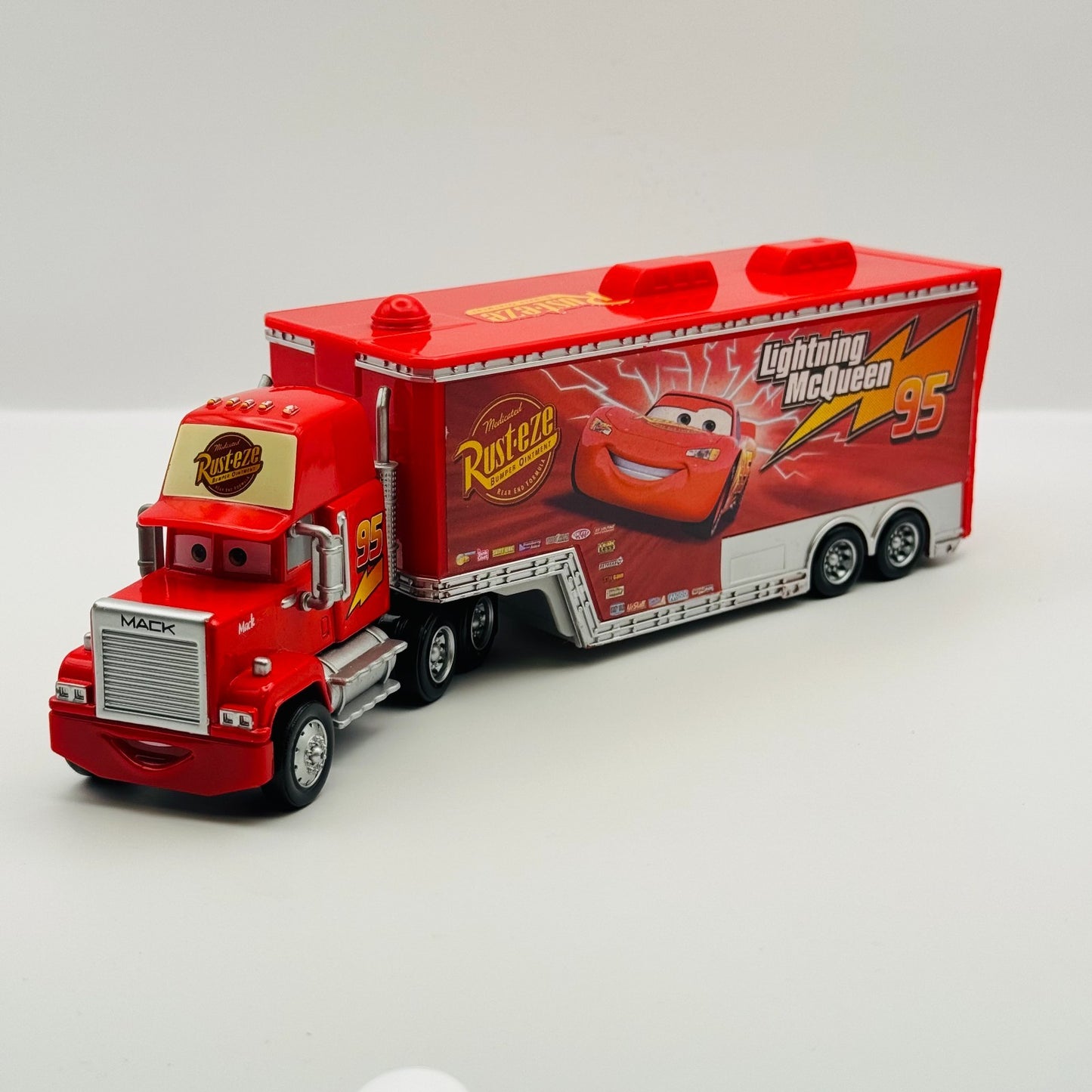 Disney Pixar Cars - CARS 1 MACK HAULER Race O Rama 2009 - 1:55 Diecast