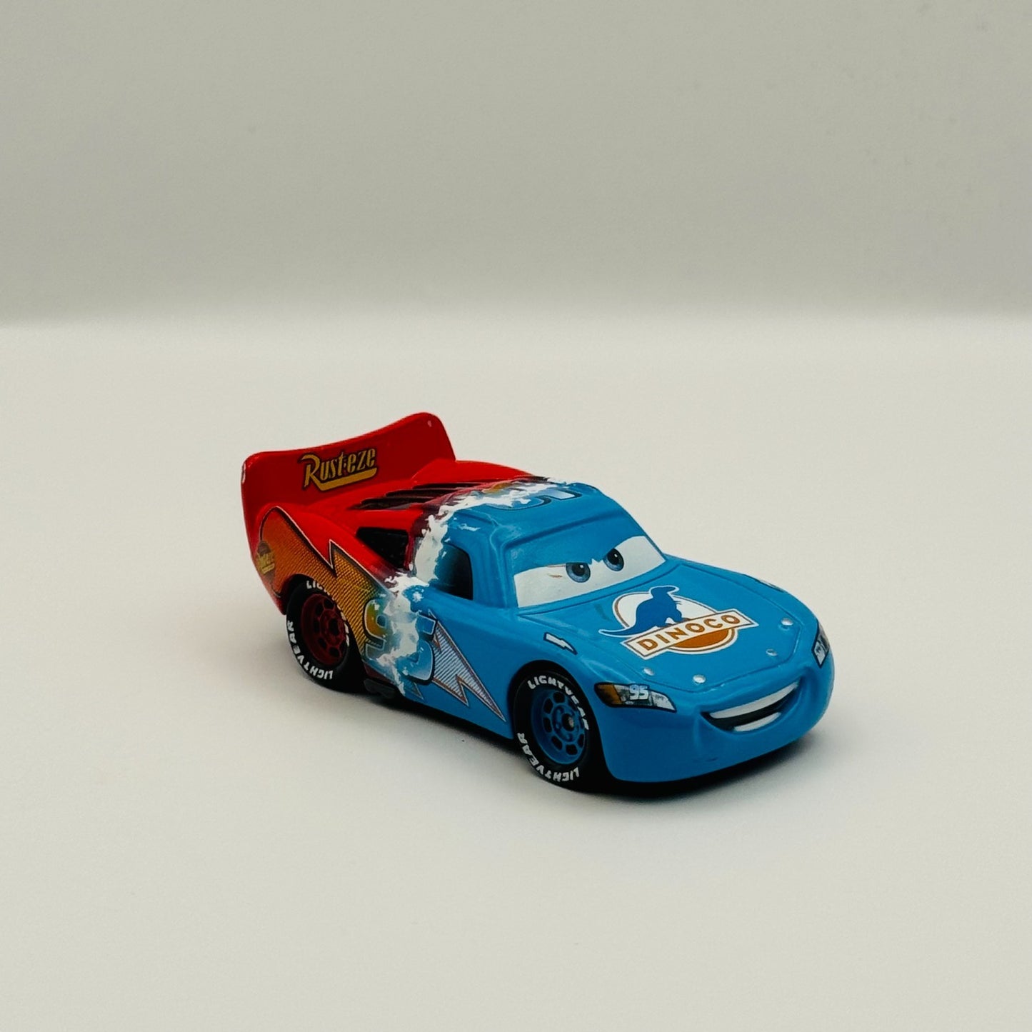 Disney Pixar Cars - TRANSFORMING LIGHTNING MCQUEEN 2016 - 1:55 Diecast